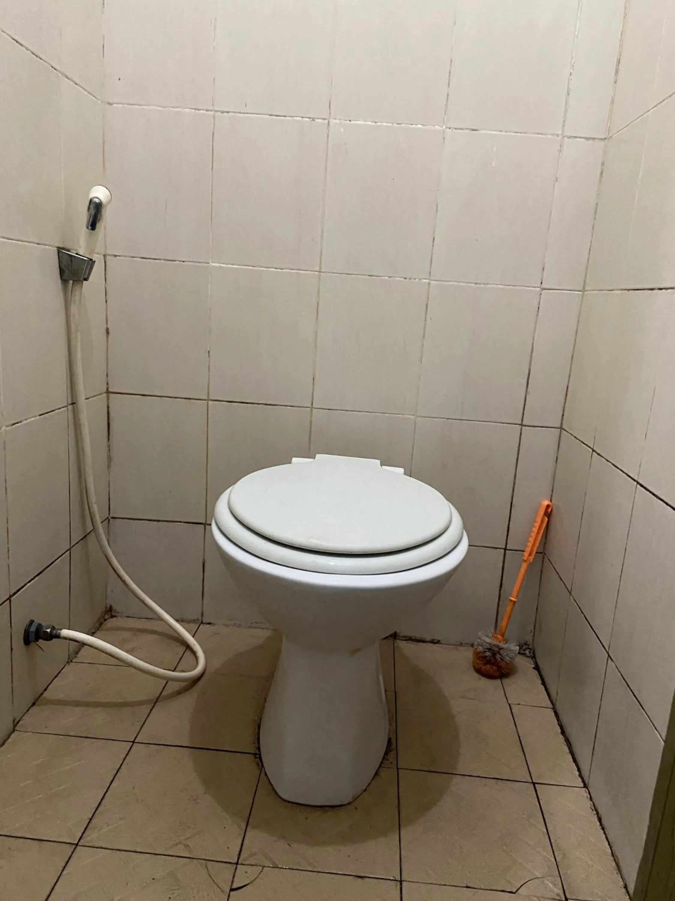 Bathroom in SPOT ON 92544 Senja Homestay