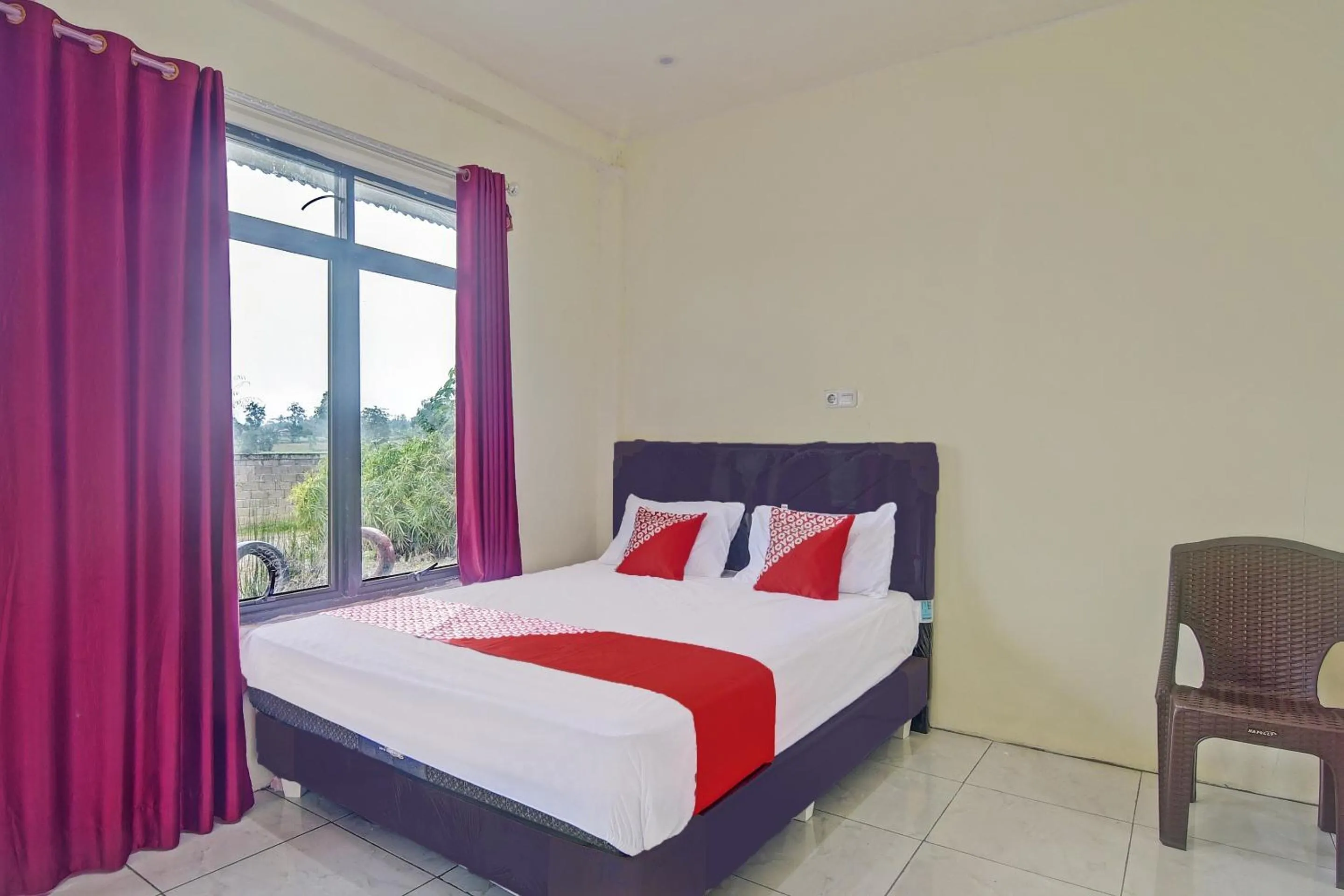 Bedroom, Bed in Hotel O Wawi Kadio Homestay