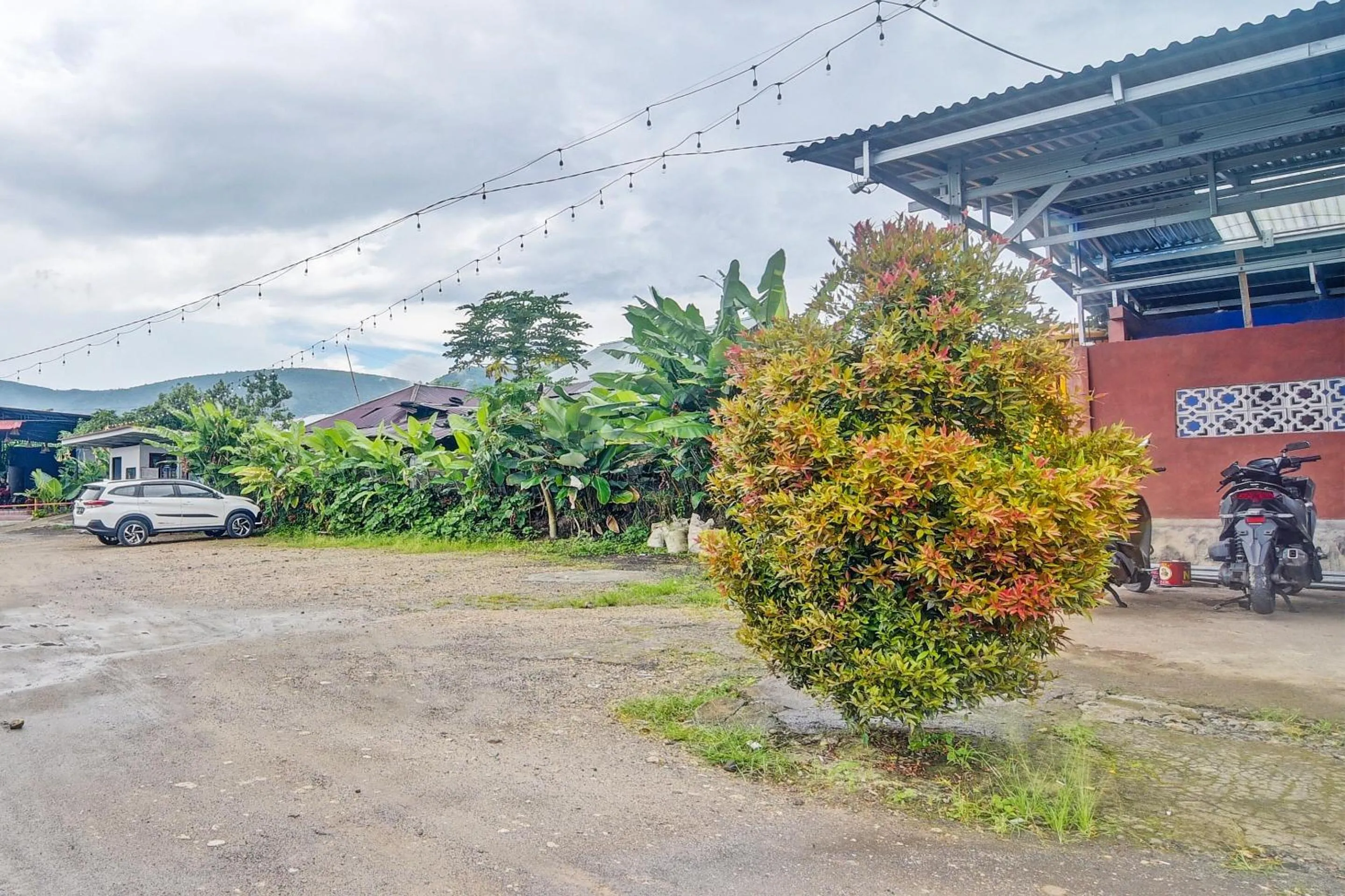 Facade/entrance in Hotel O Wawi Kadio Homestay
