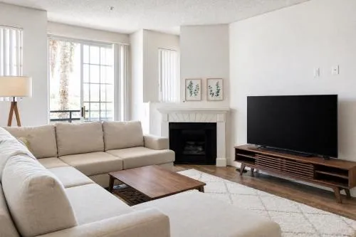 Spacious 2 Bedroom 2 Bathroom In Gated Community