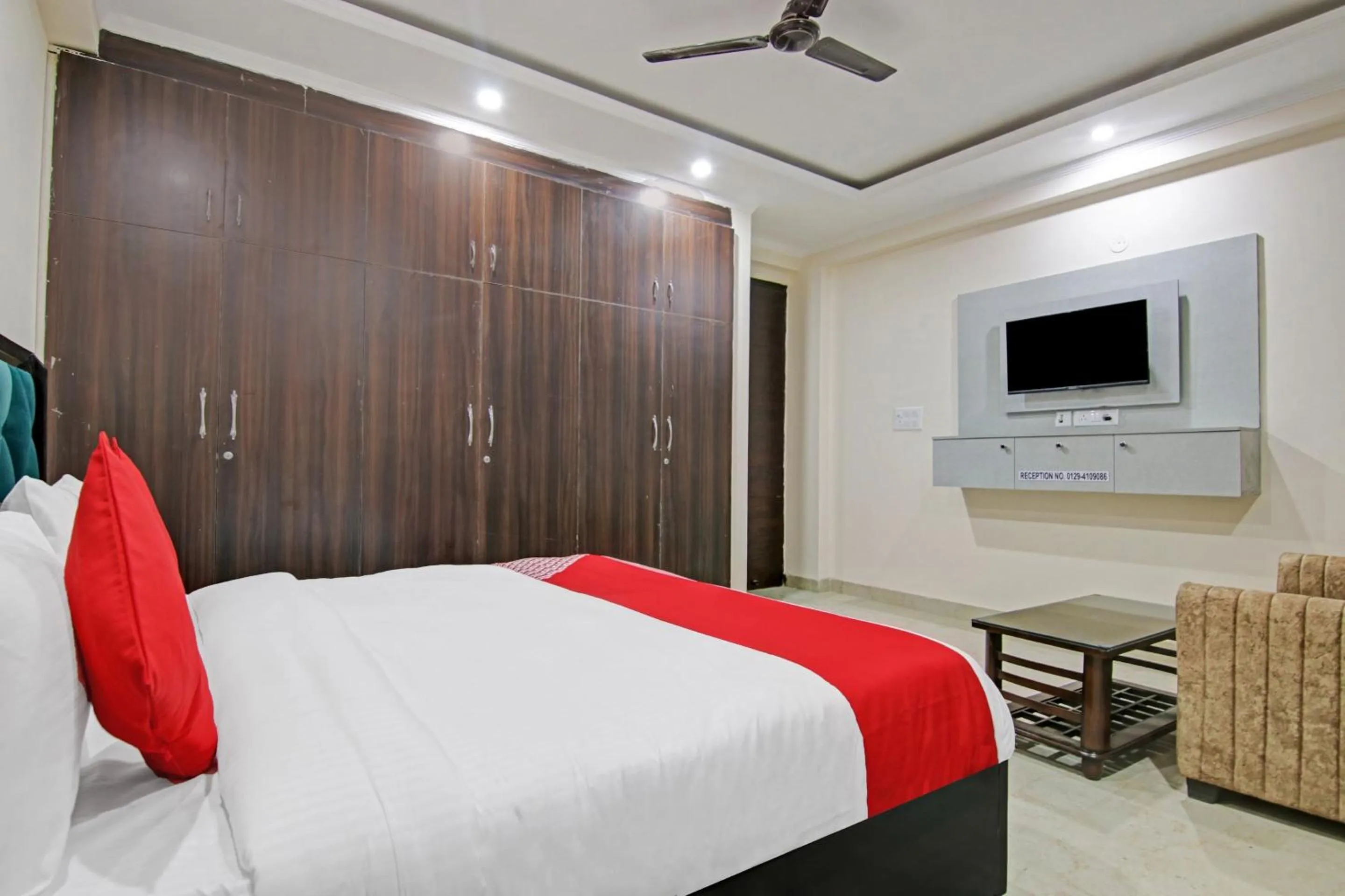 Bedroom, Bed in Hotel O Pristine