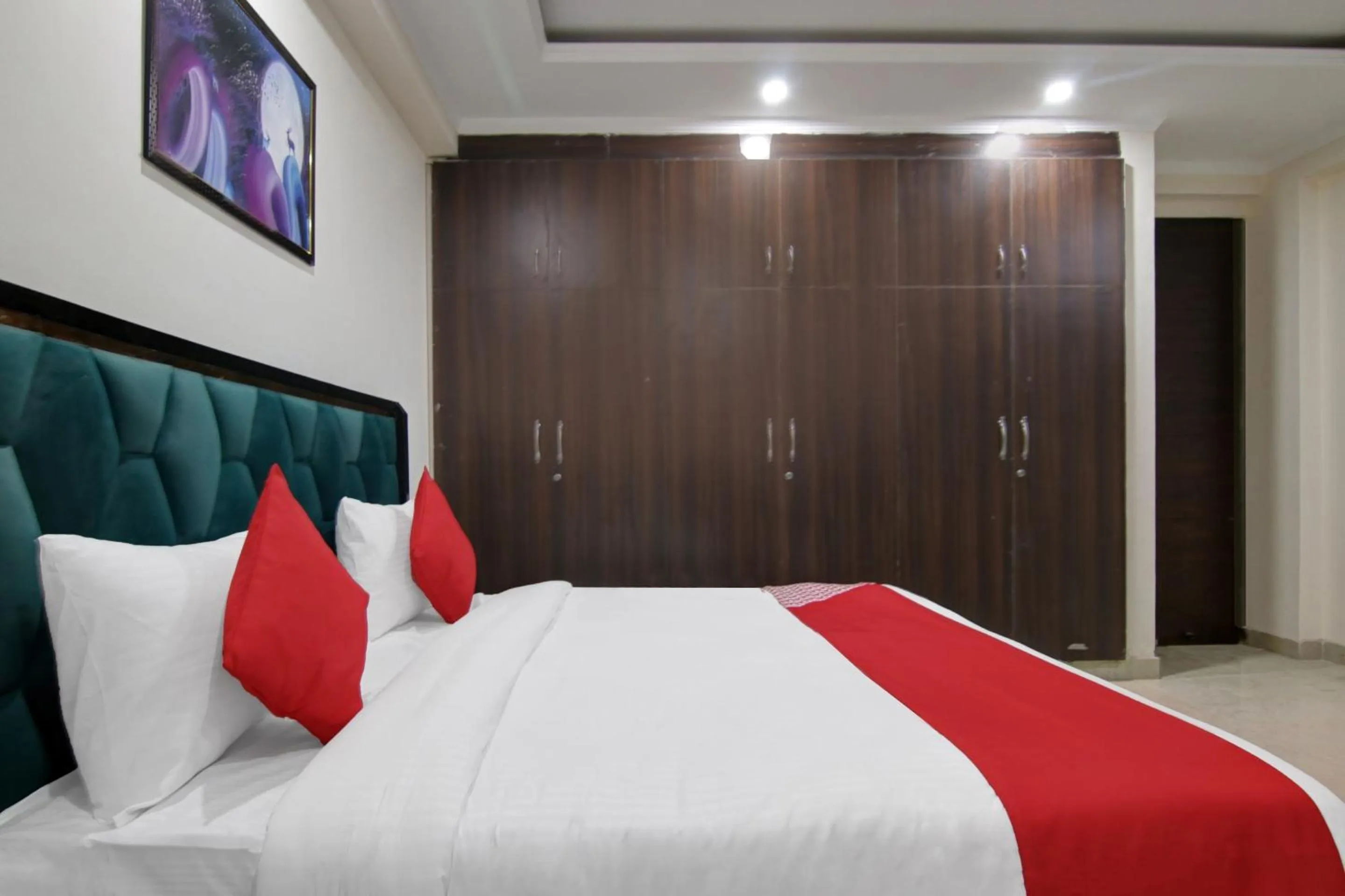 Bedroom, Bed in Hotel O Pristine