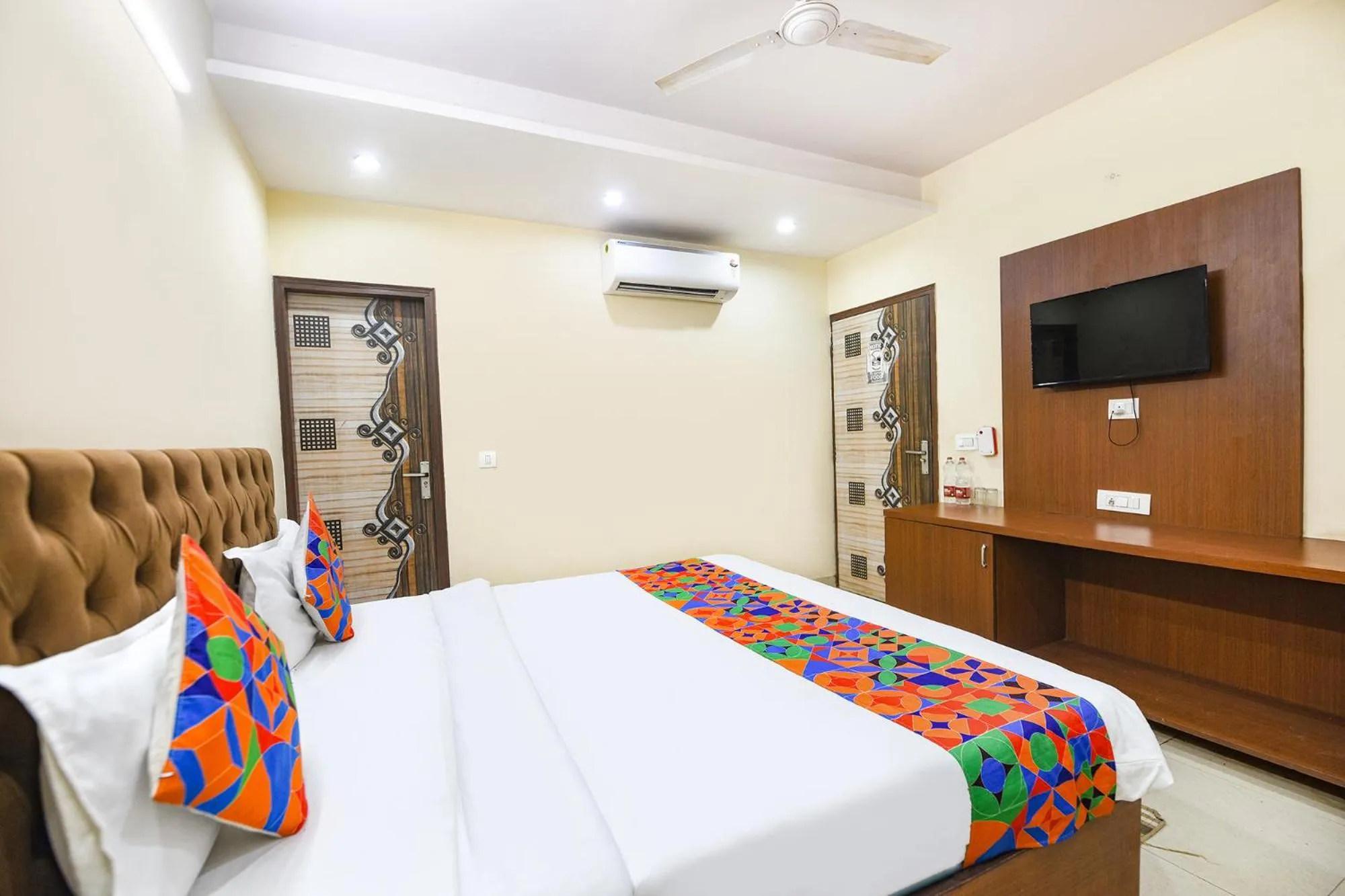 Bed in FabHotel Mannat Bhera Enclave