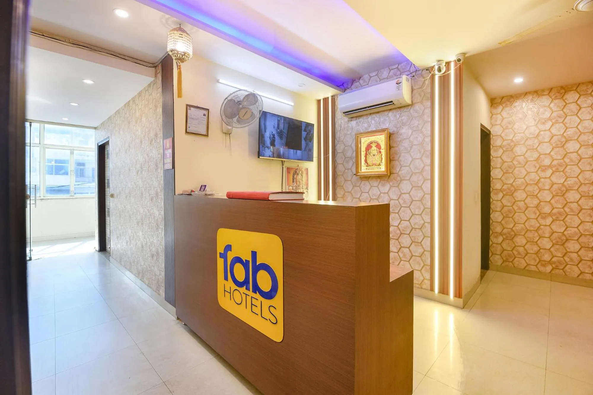 Lobby or reception in FabHotel Mannat Bhera Enclave