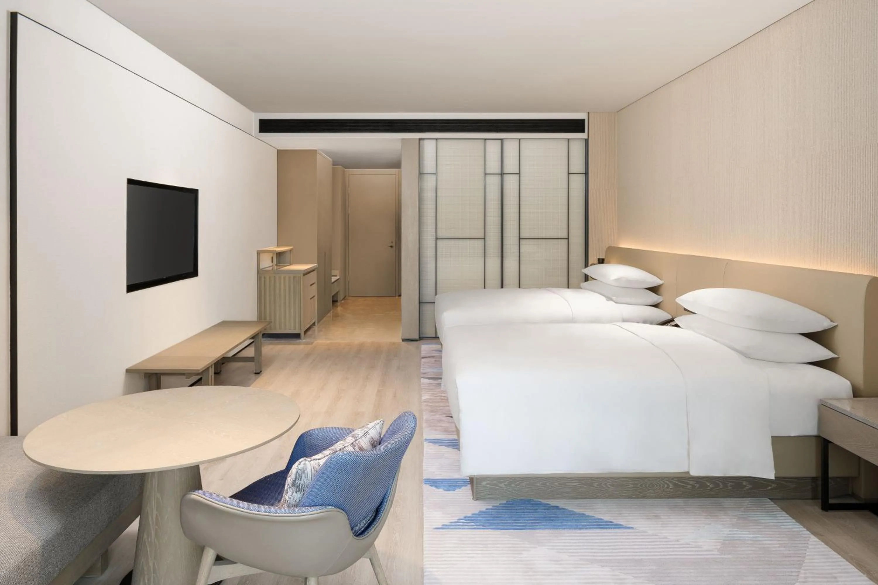 Photo of the whole room, Bed in Sheraton Beihai Resort