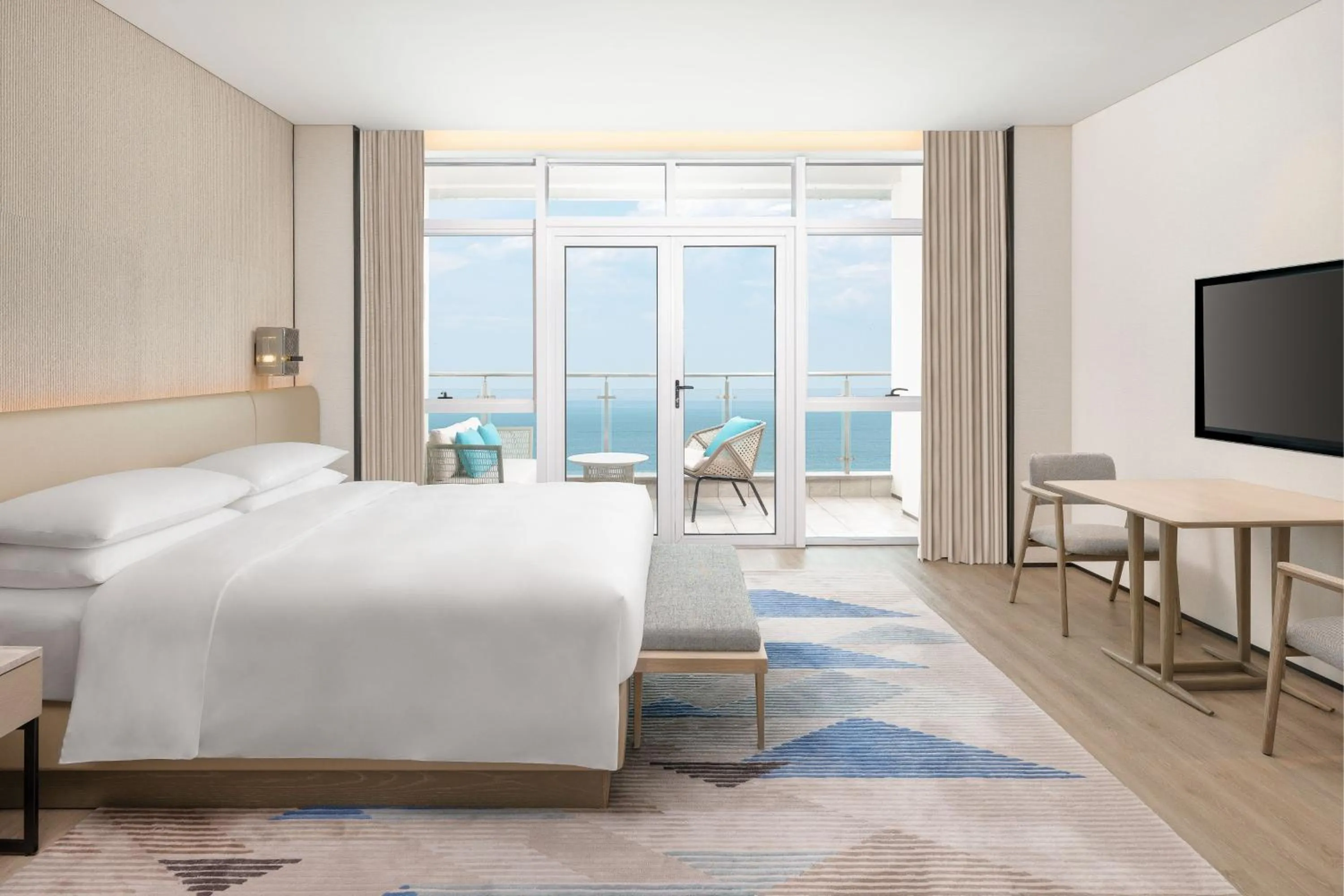 Photo of the whole room, Bed in Sheraton Beihai Resort