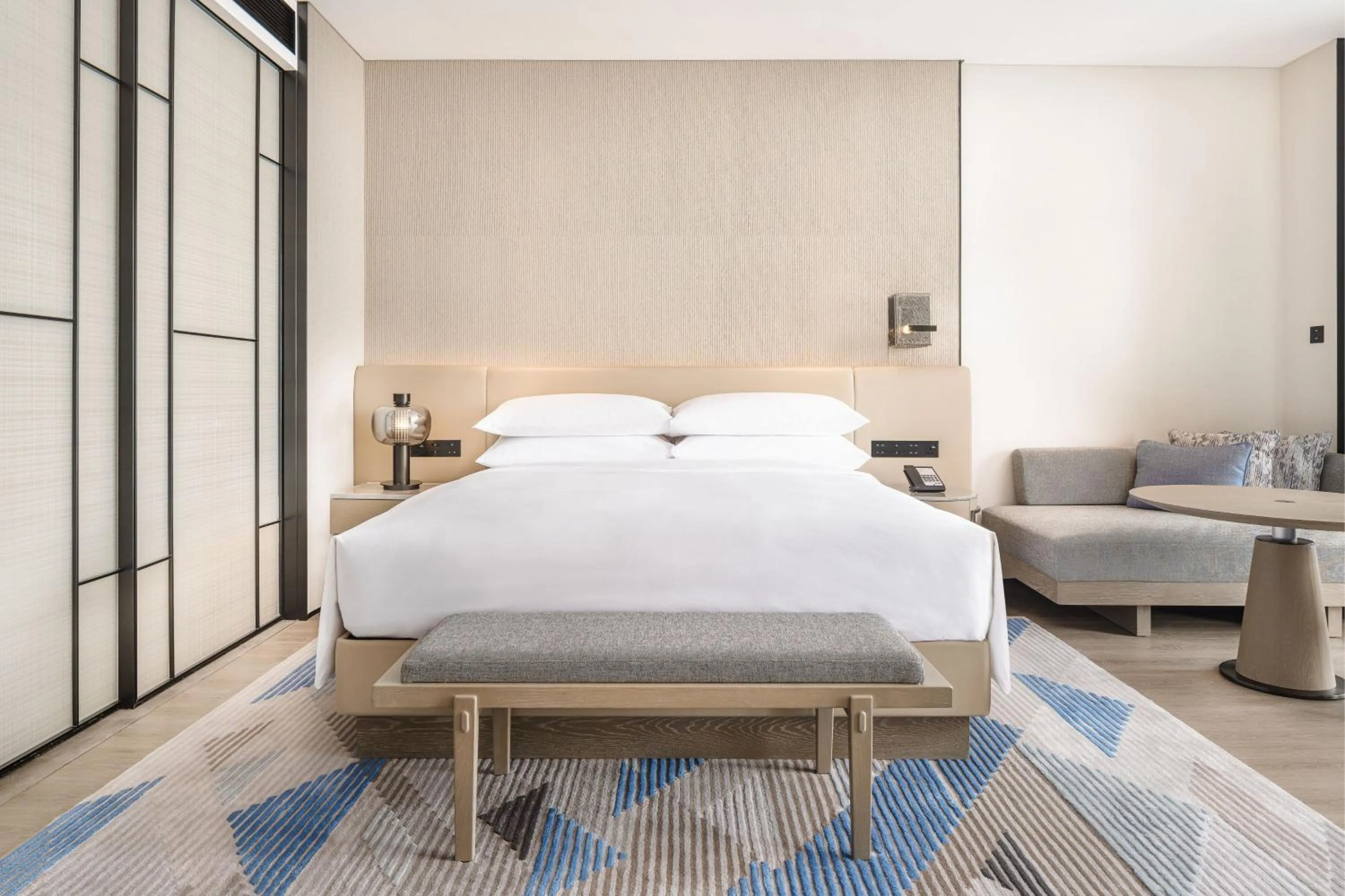 Photo of the whole room, Bed in Sheraton Beihai Resort