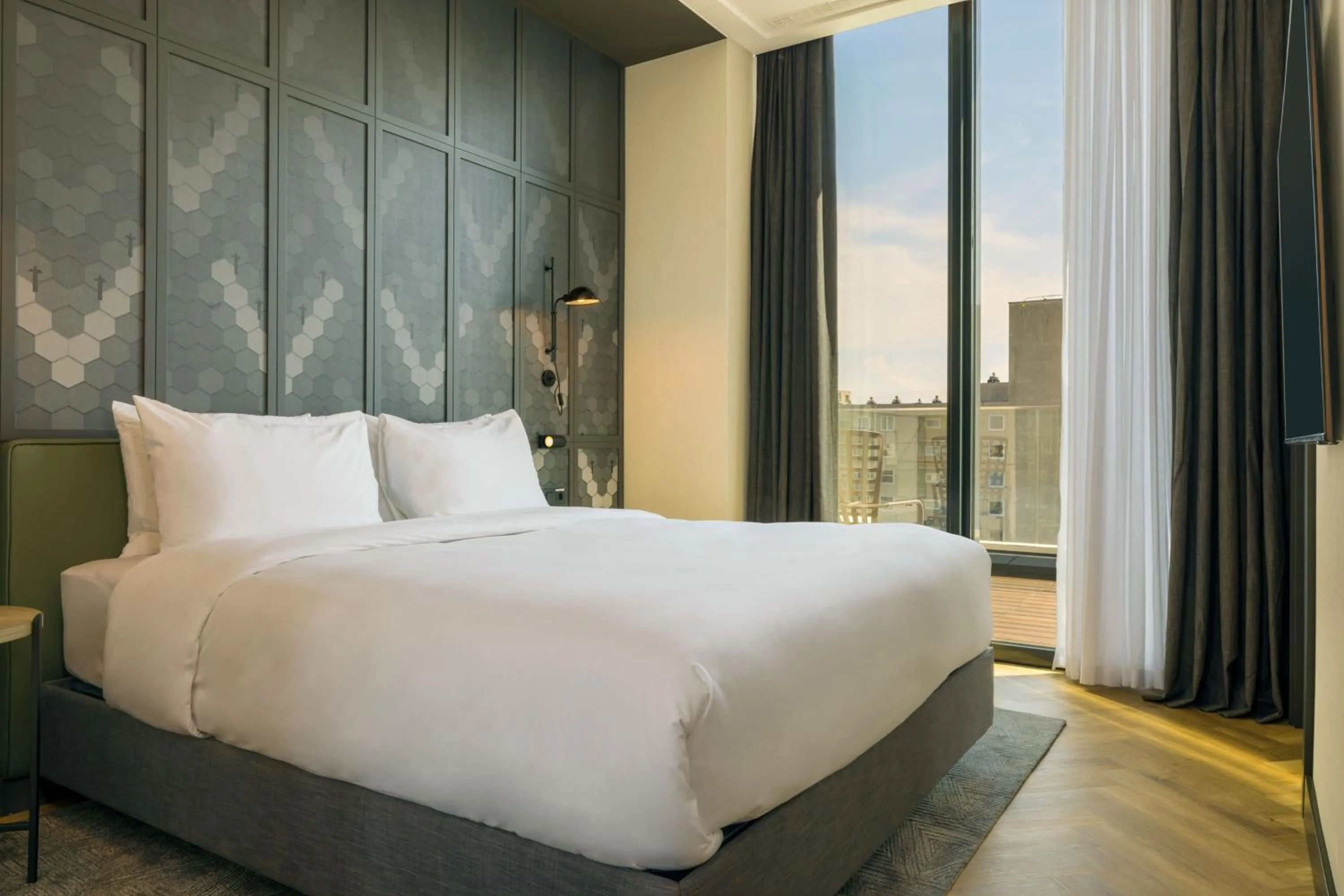 Bedroom, Bed in Four Points by Sheraton Budapest Danube