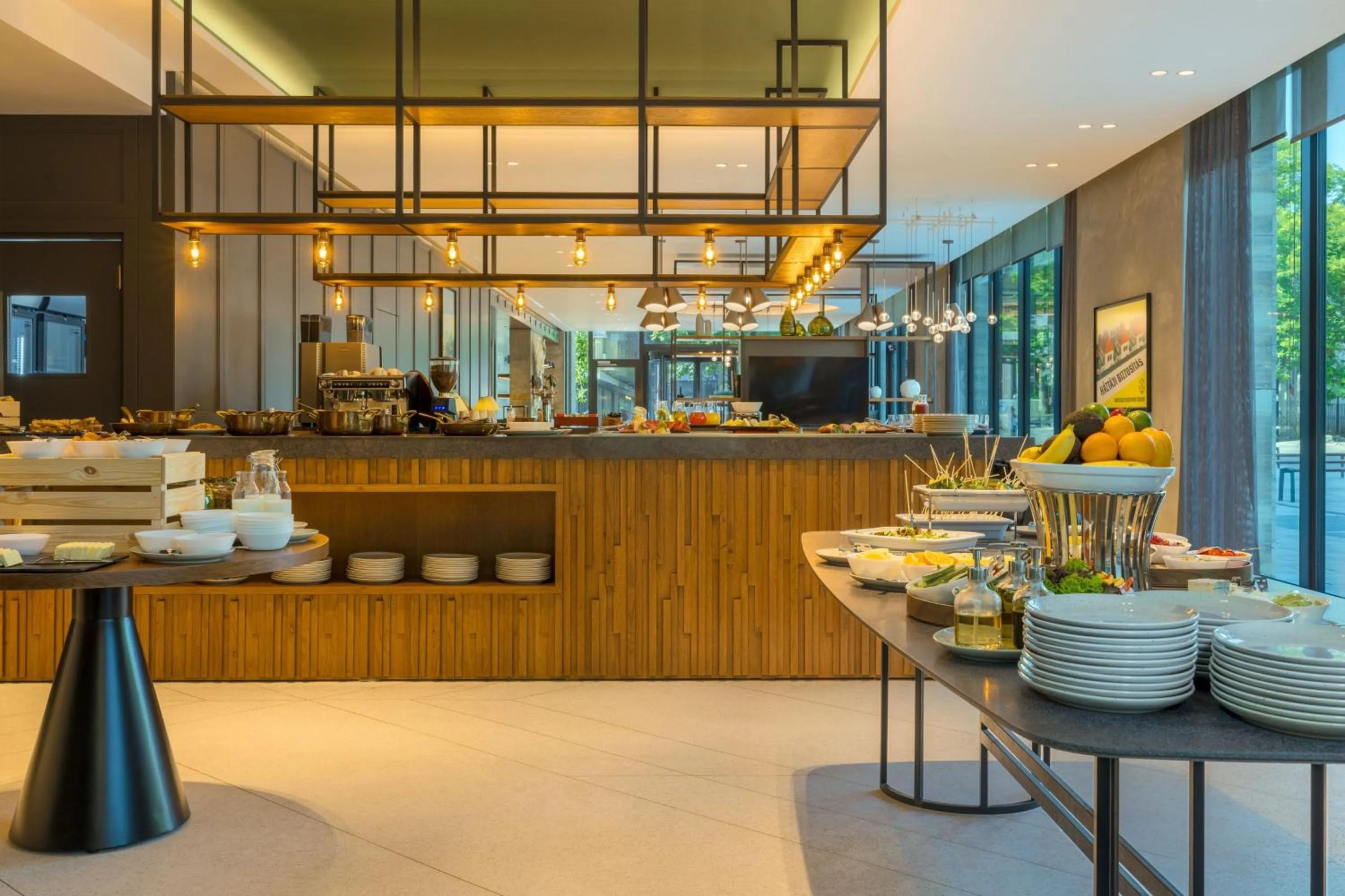 Restaurant/places to eat in Four Points by Sheraton Budapest Danube