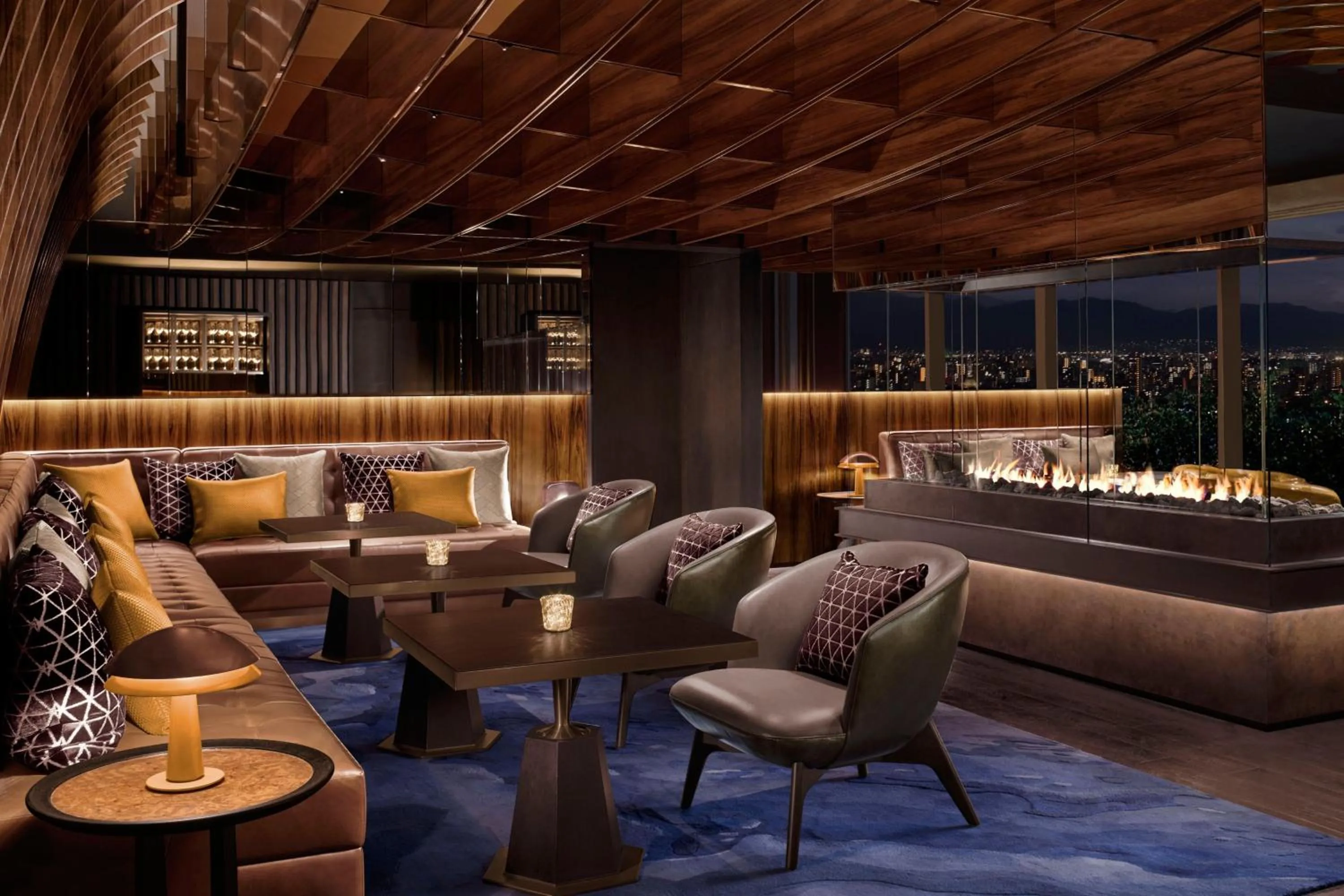 Lounge or bar in The Ritz-Carlton Fukuoka