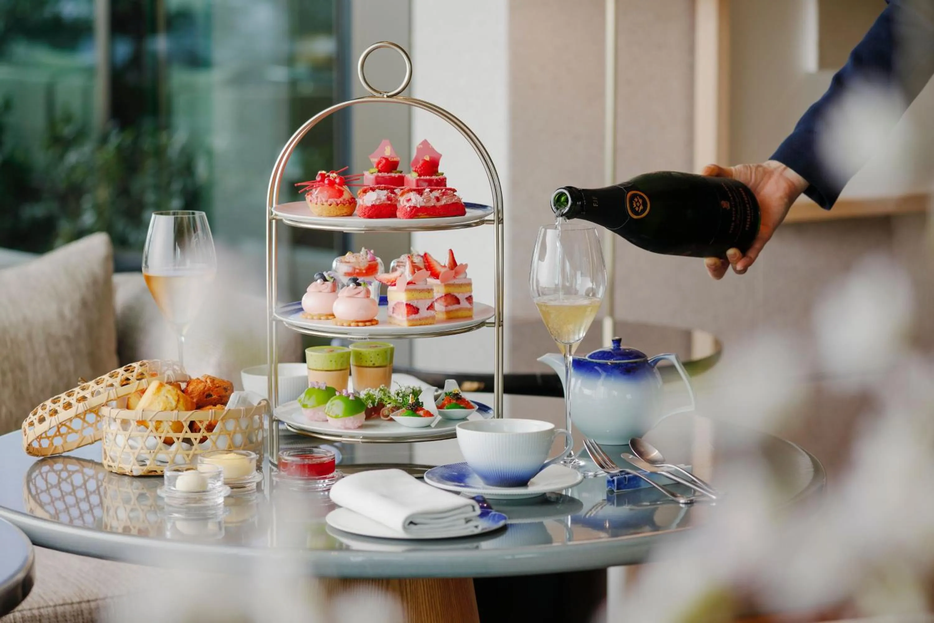 Restaurant/places to eat in The Ritz-Carlton Fukuoka