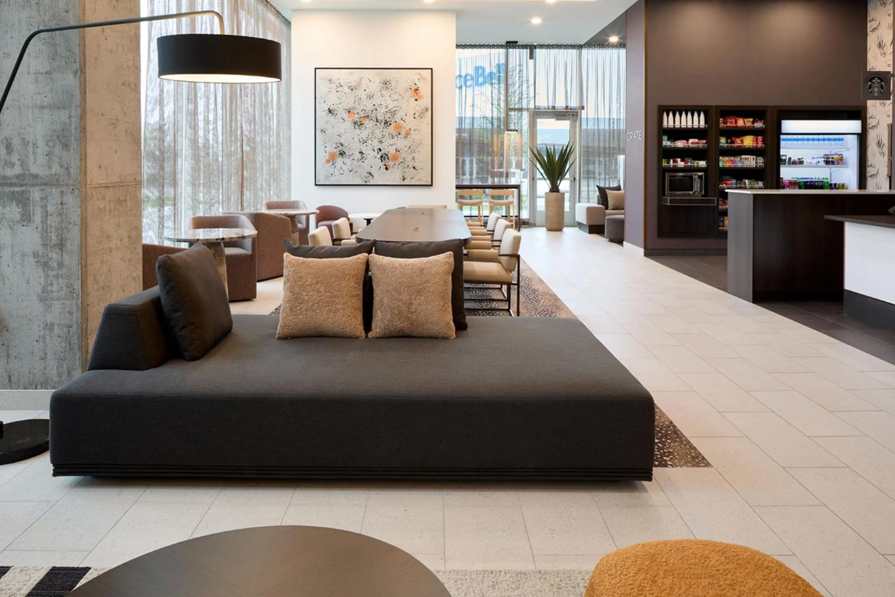 Lounge or bar in Courtyard by Marriott Montreal Laval