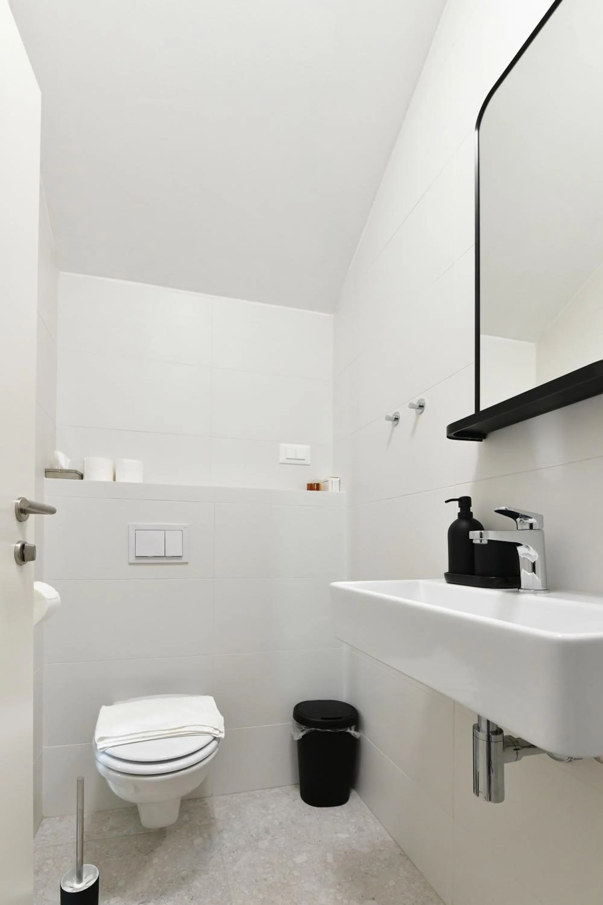 Toilet in Plitvice Nest