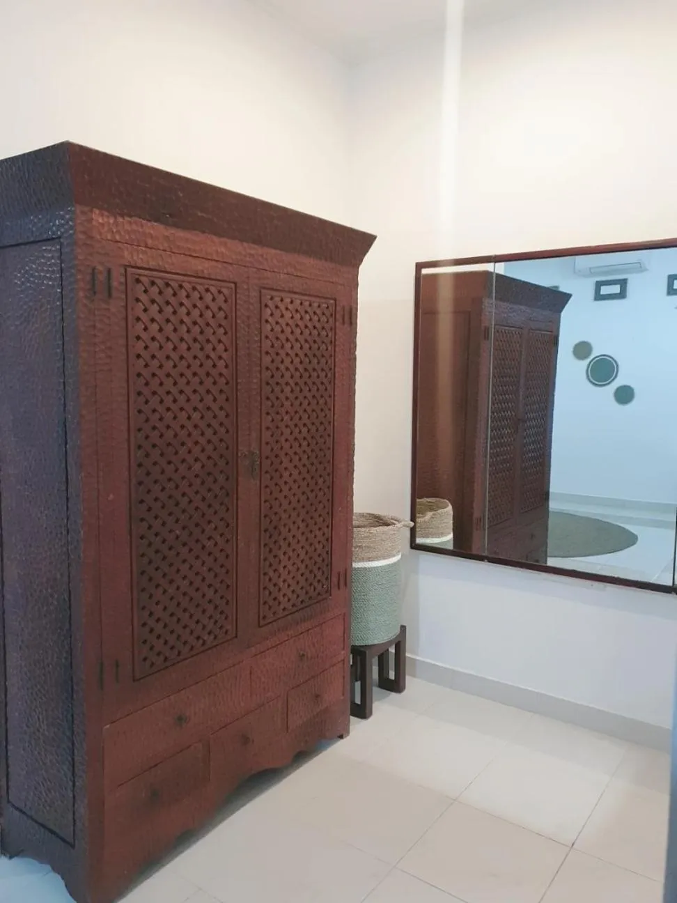 wardrobe in Glam Canggu