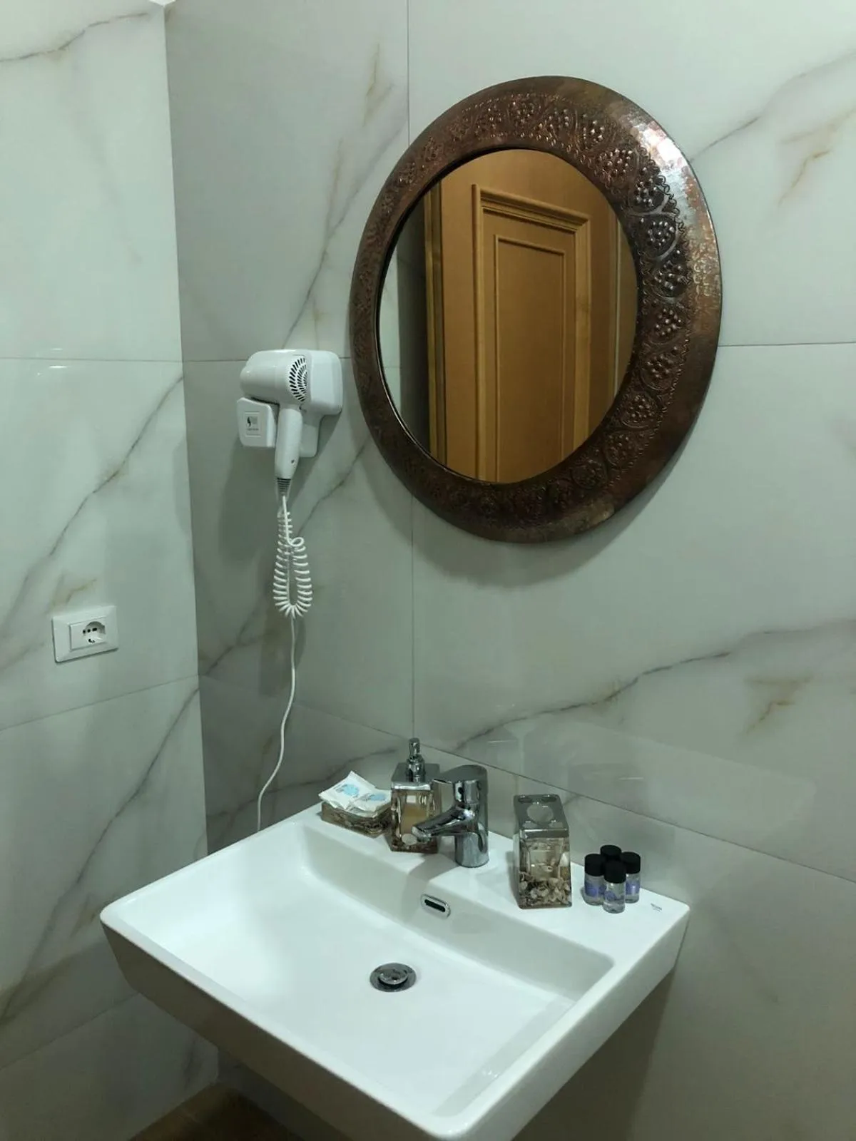 Bathroom in Hotel Kaso Ervehe