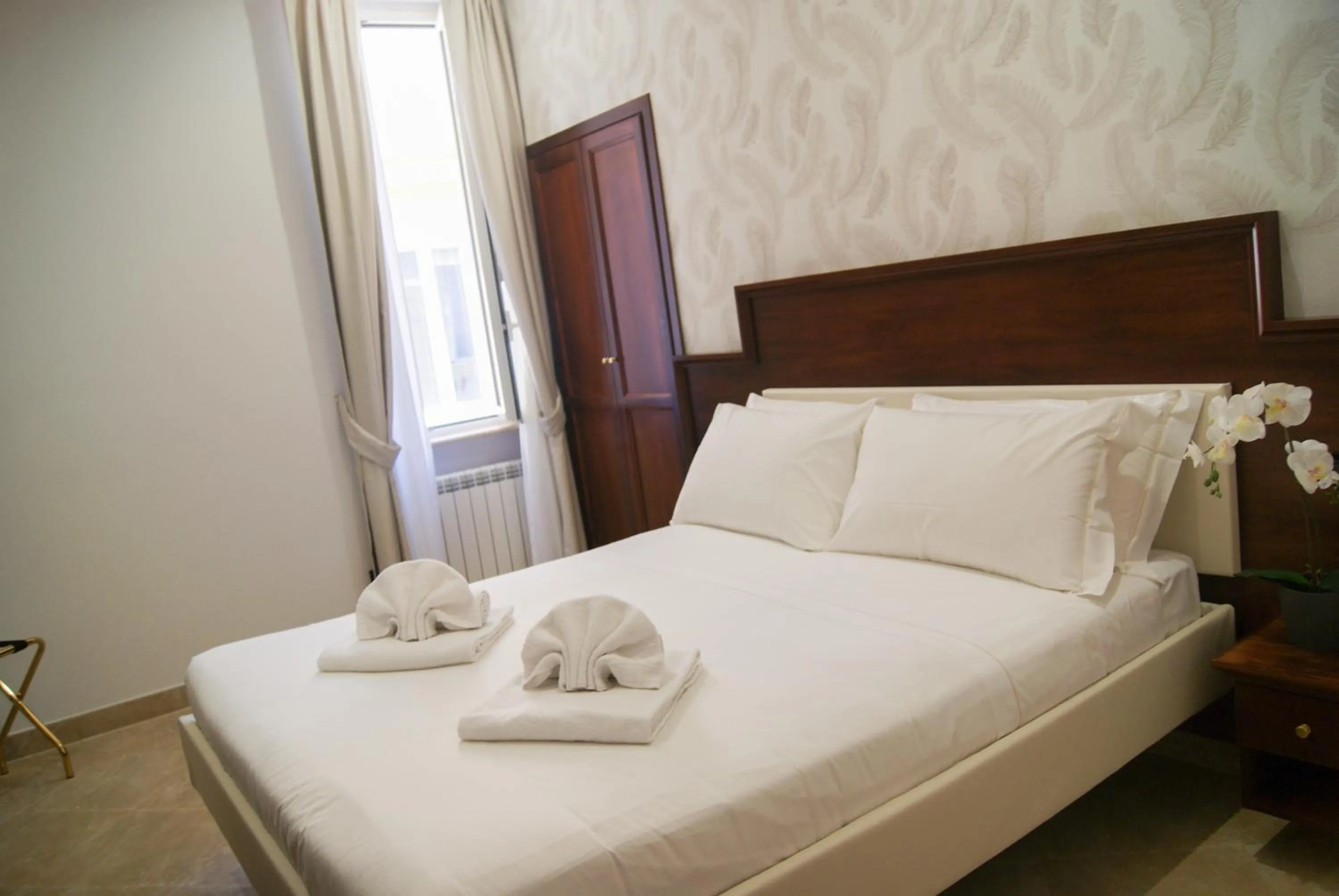 Bed in Glam Luxury Rome