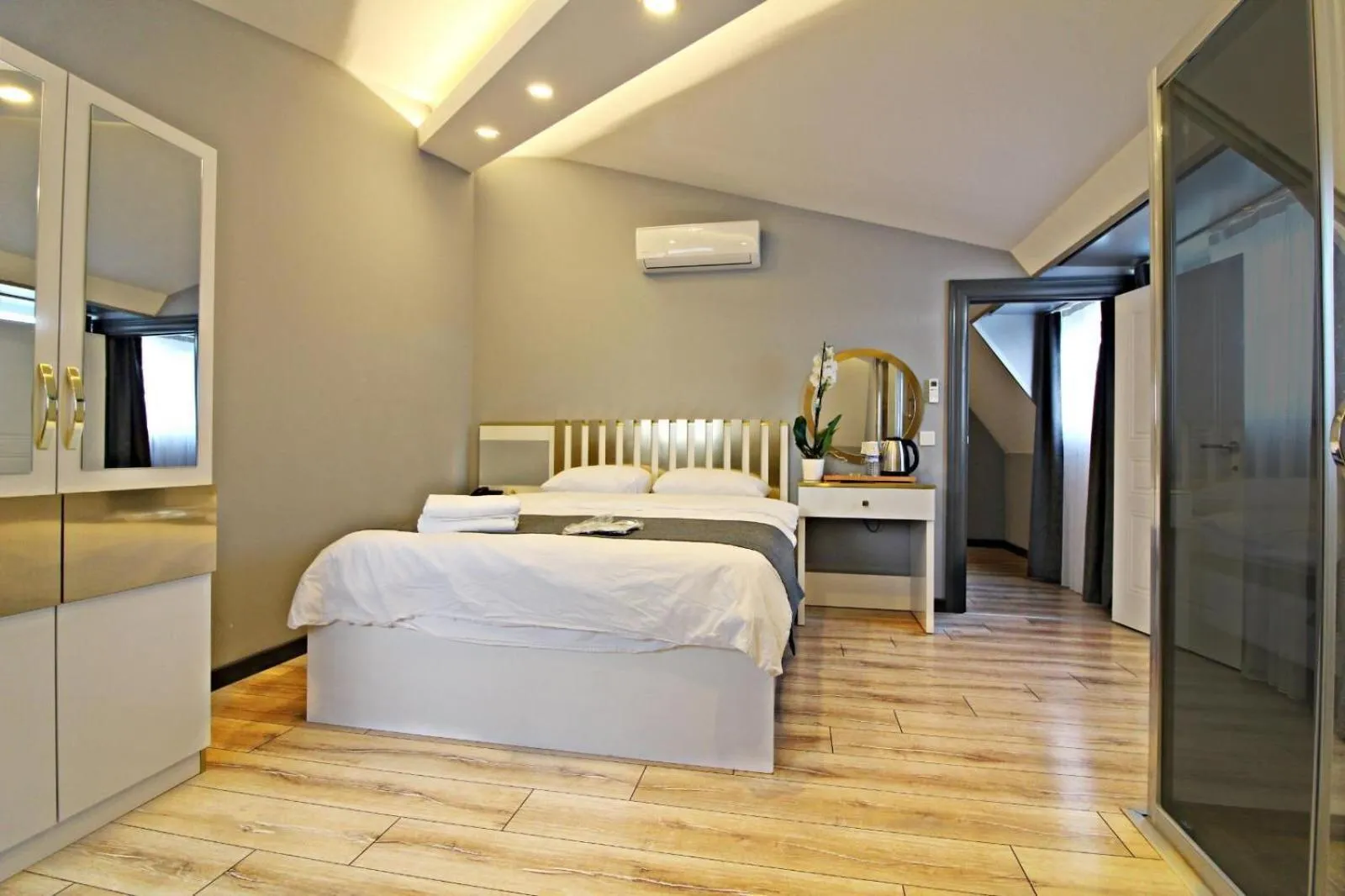 Bedroom in Luu Hotel