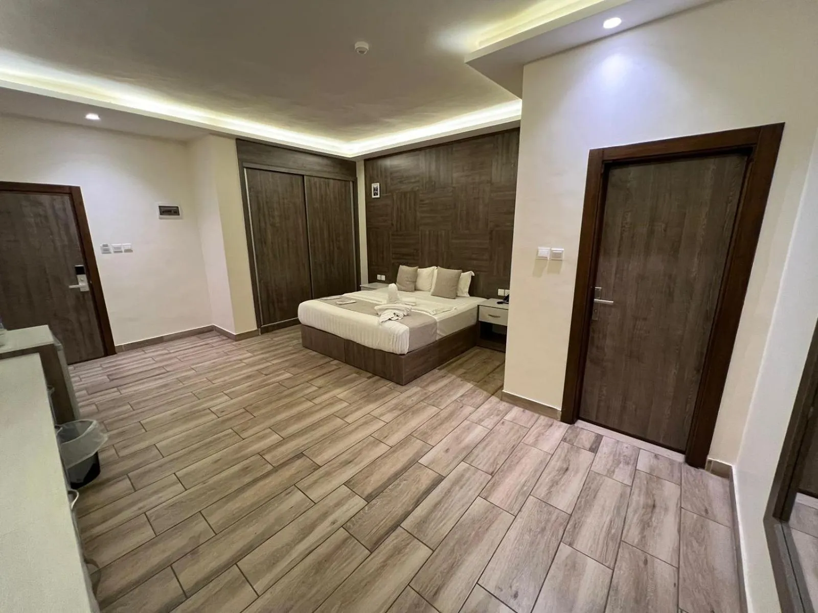 Photo of the whole room, Bed in Sky Hotel