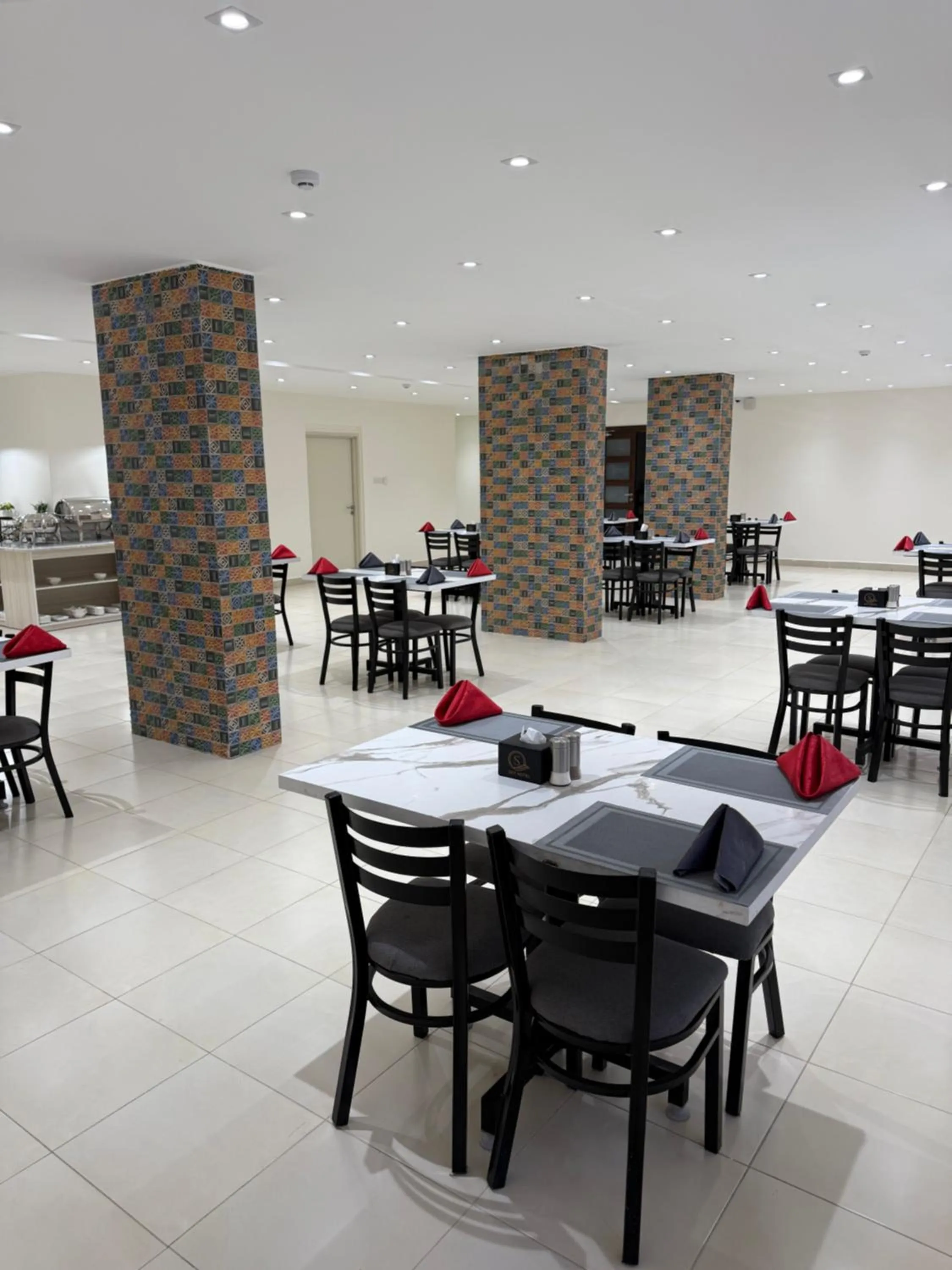 Restaurant/places to eat in Sky Hotel