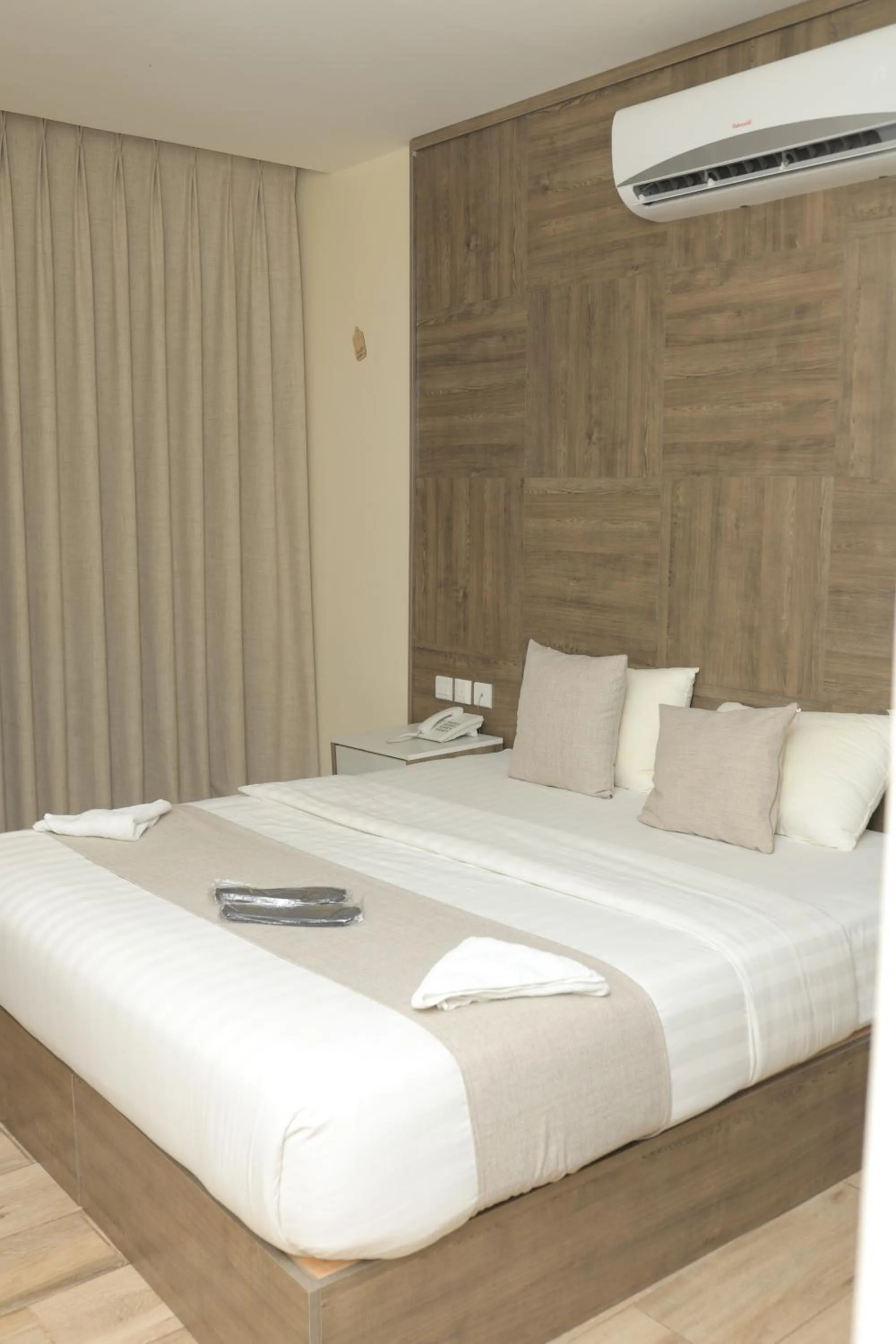 Bedroom, Bed in Sky Hotel