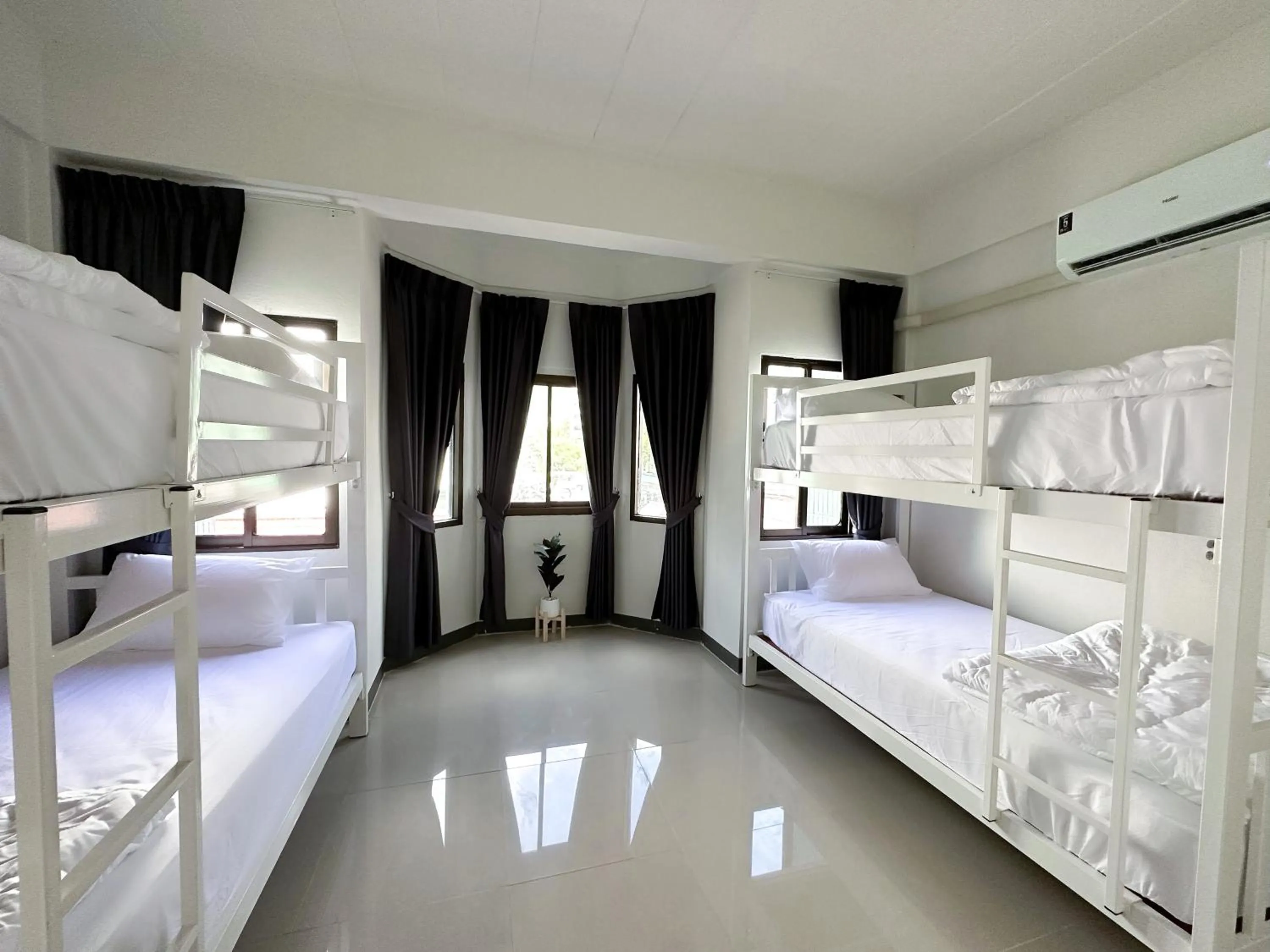 Bed in MONTANA Hotel & Hostel Phuket