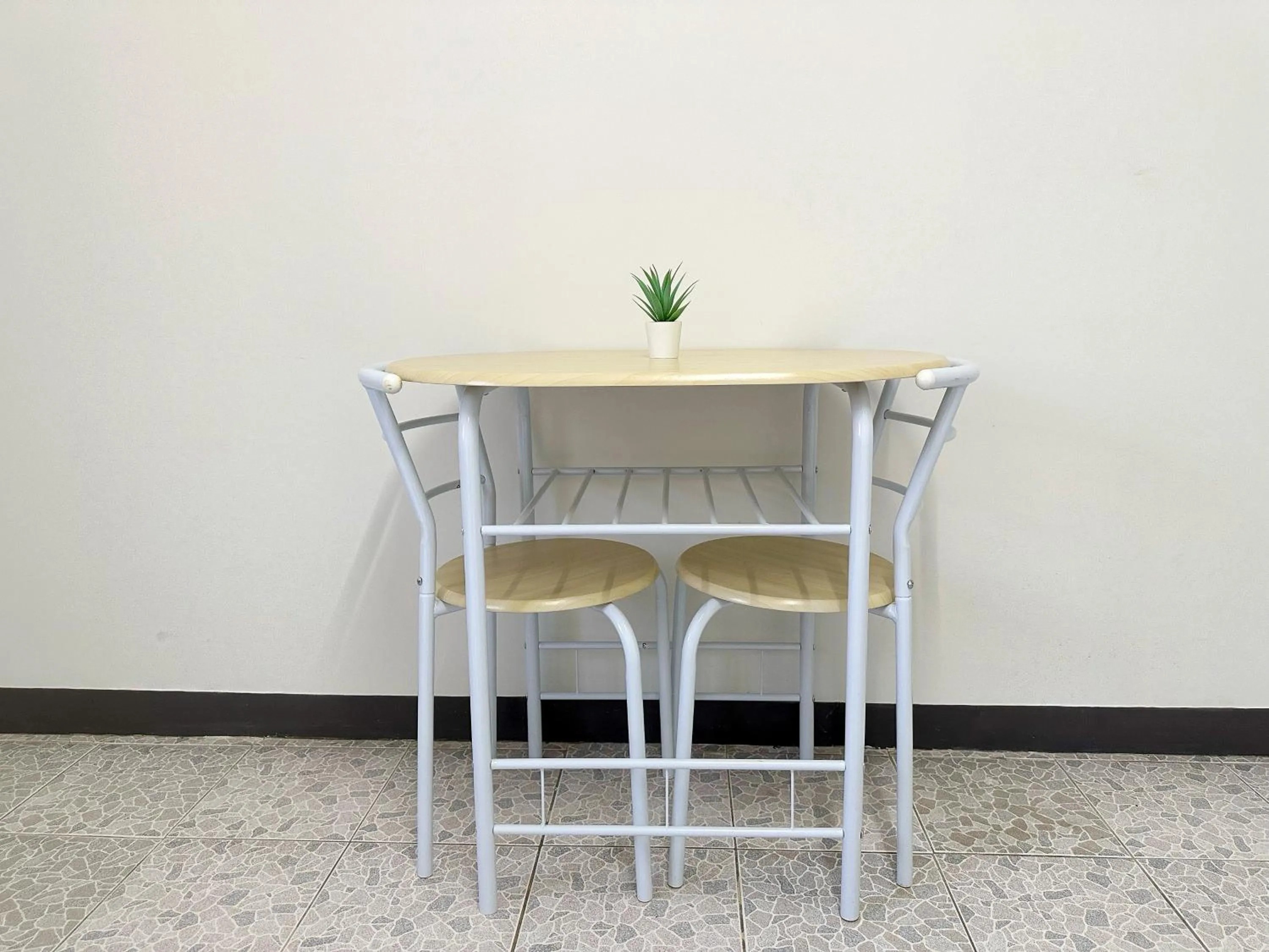 Dining area in MONTANA Hotel & Hostel Phuket