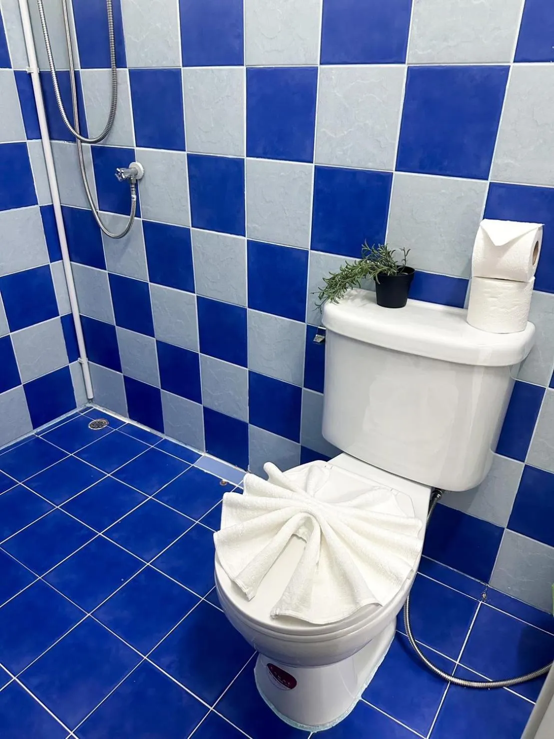 Toilet in MONTANA Hotel & Hostel Phuket