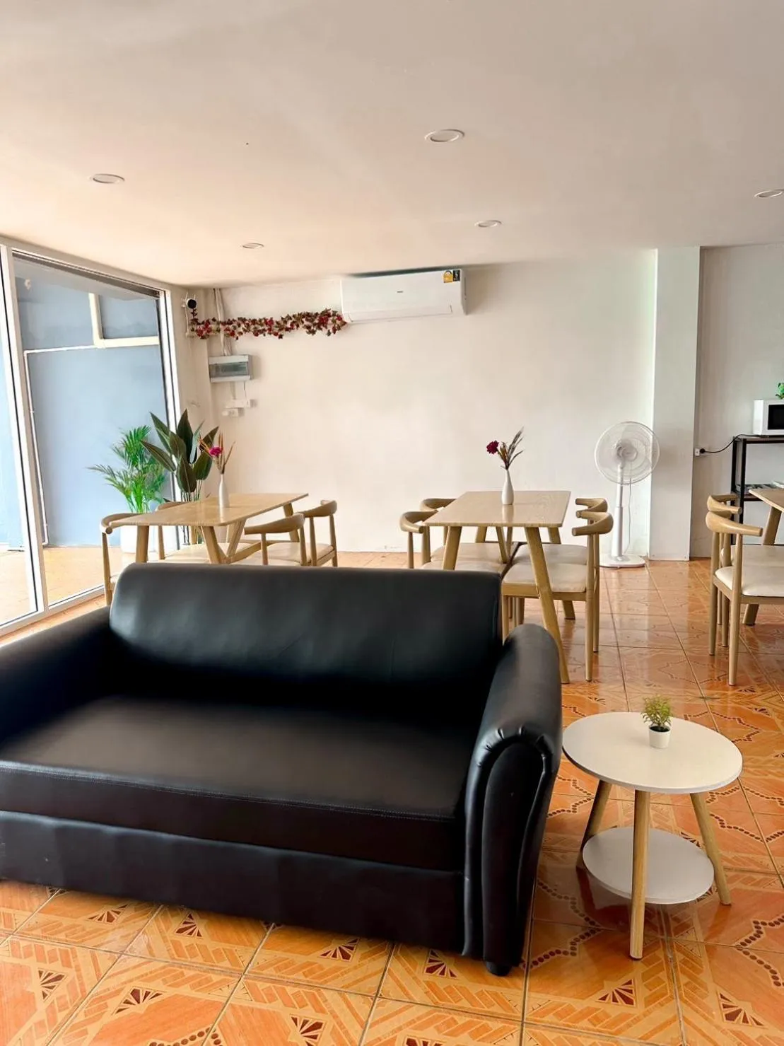 Living room in MONTANA Hotel & Hostel Phuket