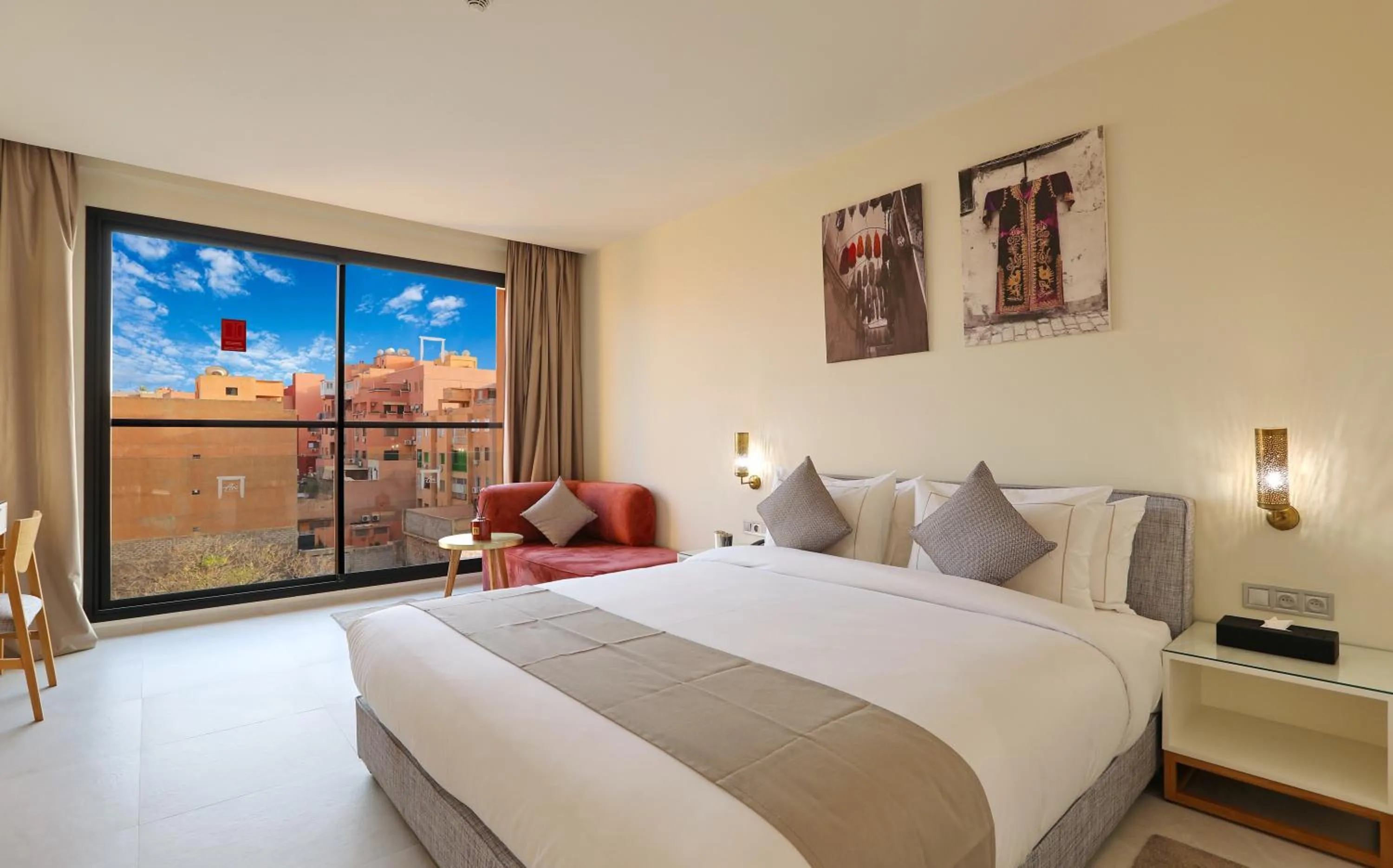 Photo of the whole room, Bed in Ari Boutique Hôtel - Adult Only