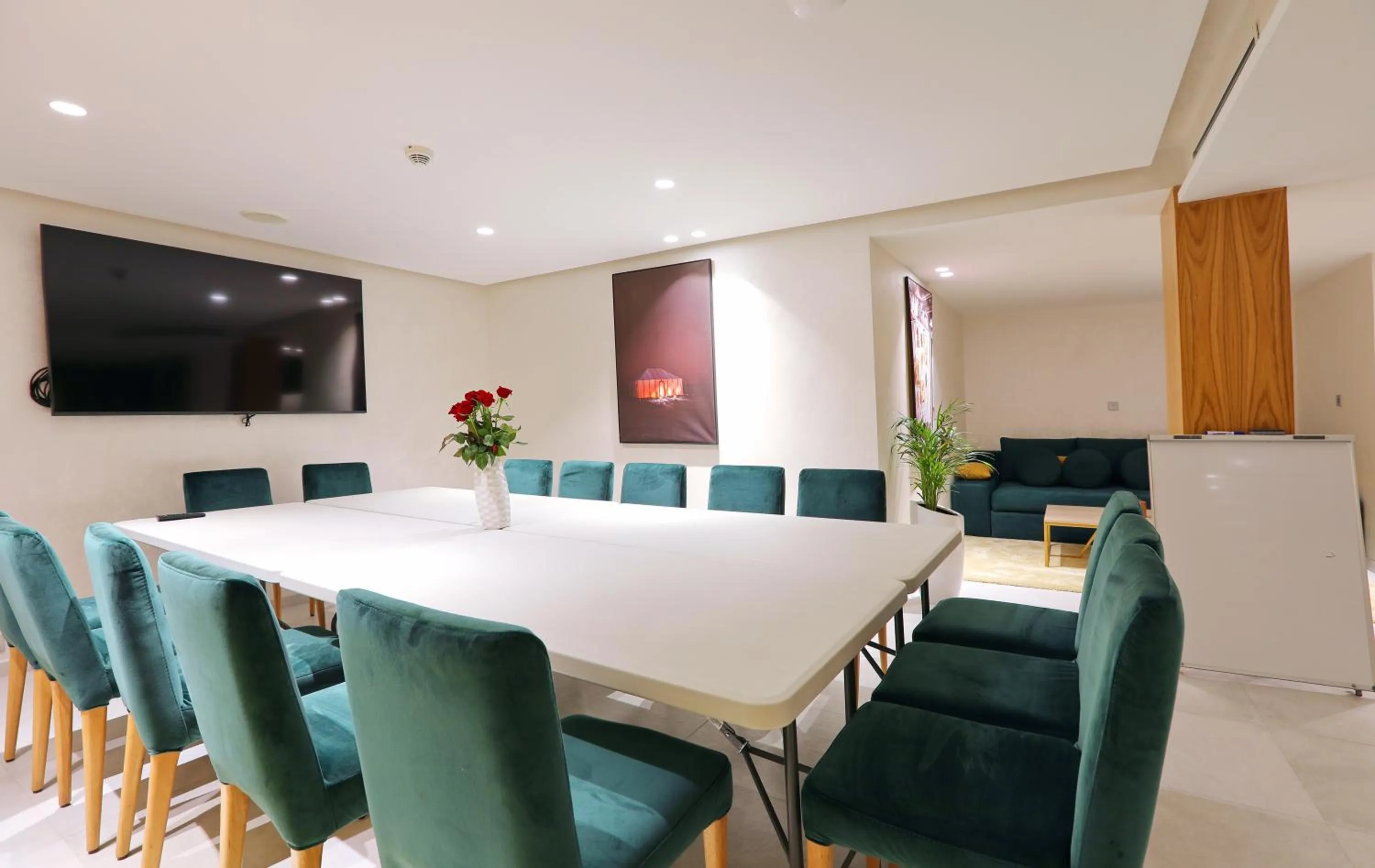 Communal lounge/ TV room in Ari Boutique Hôtel - Adult Only