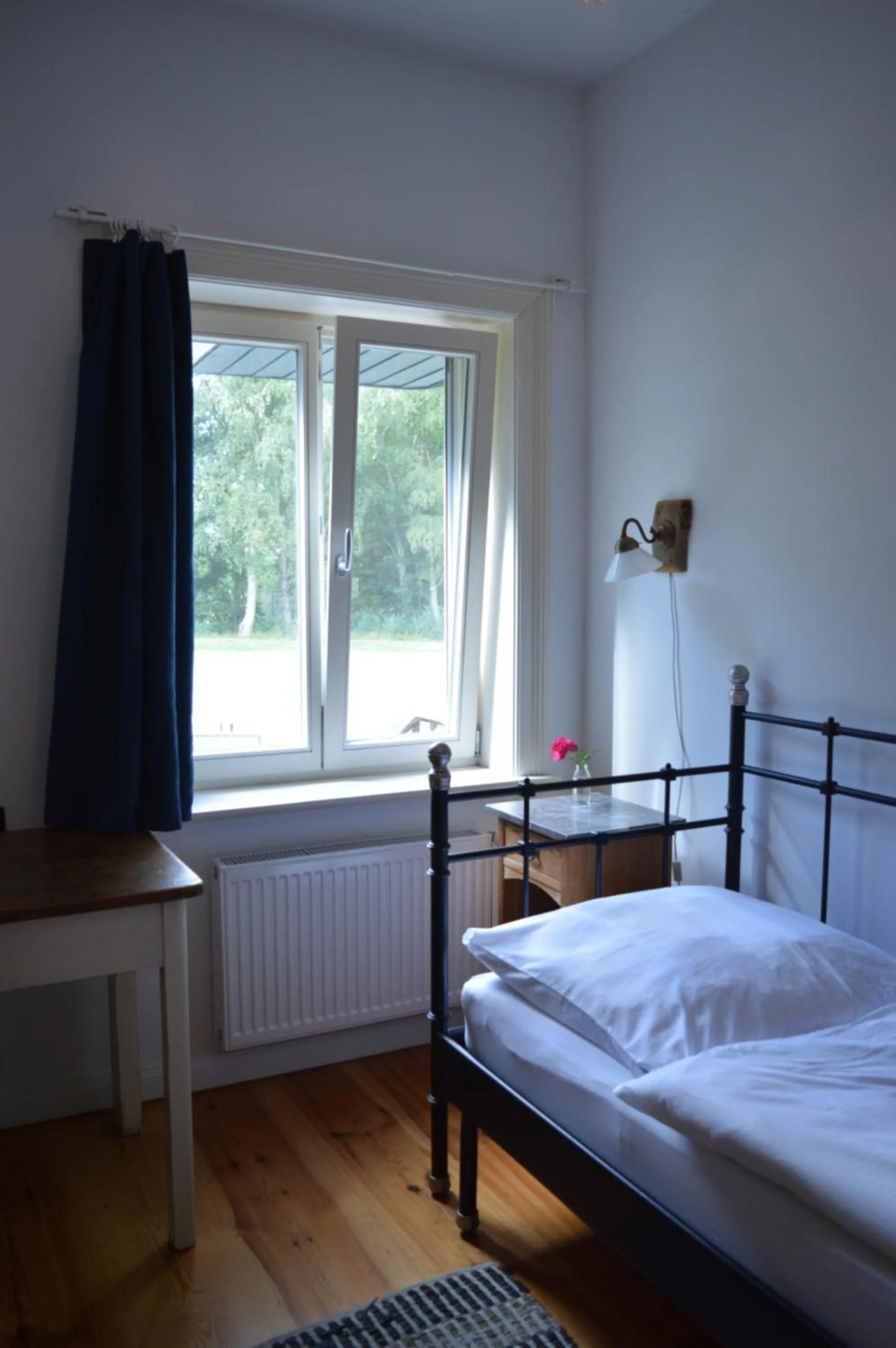 Single Room with Bathroom - single occupancy in Burger Fährhaus