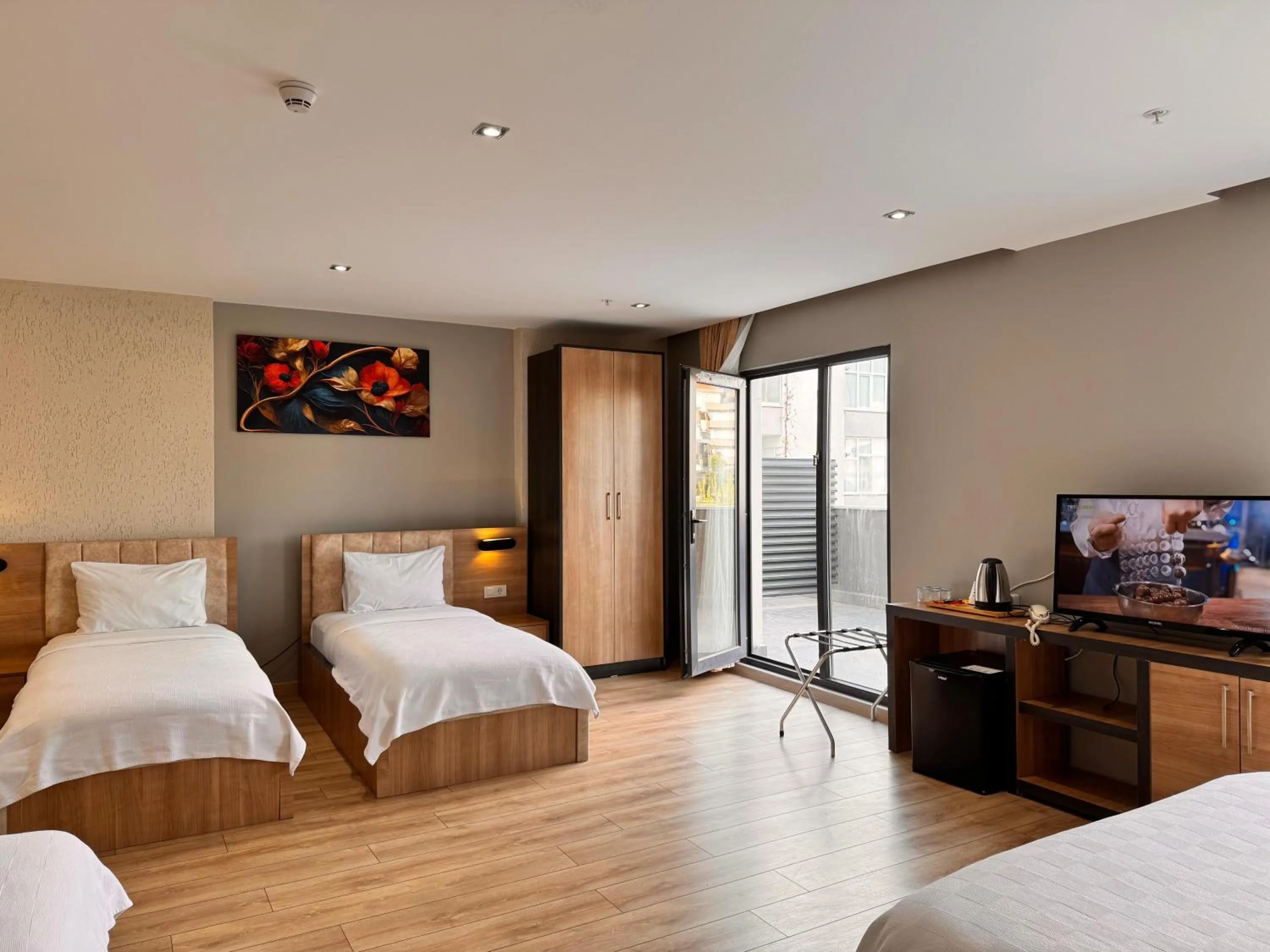 Photo of the whole room, Bed in İNNPORT HOTEL