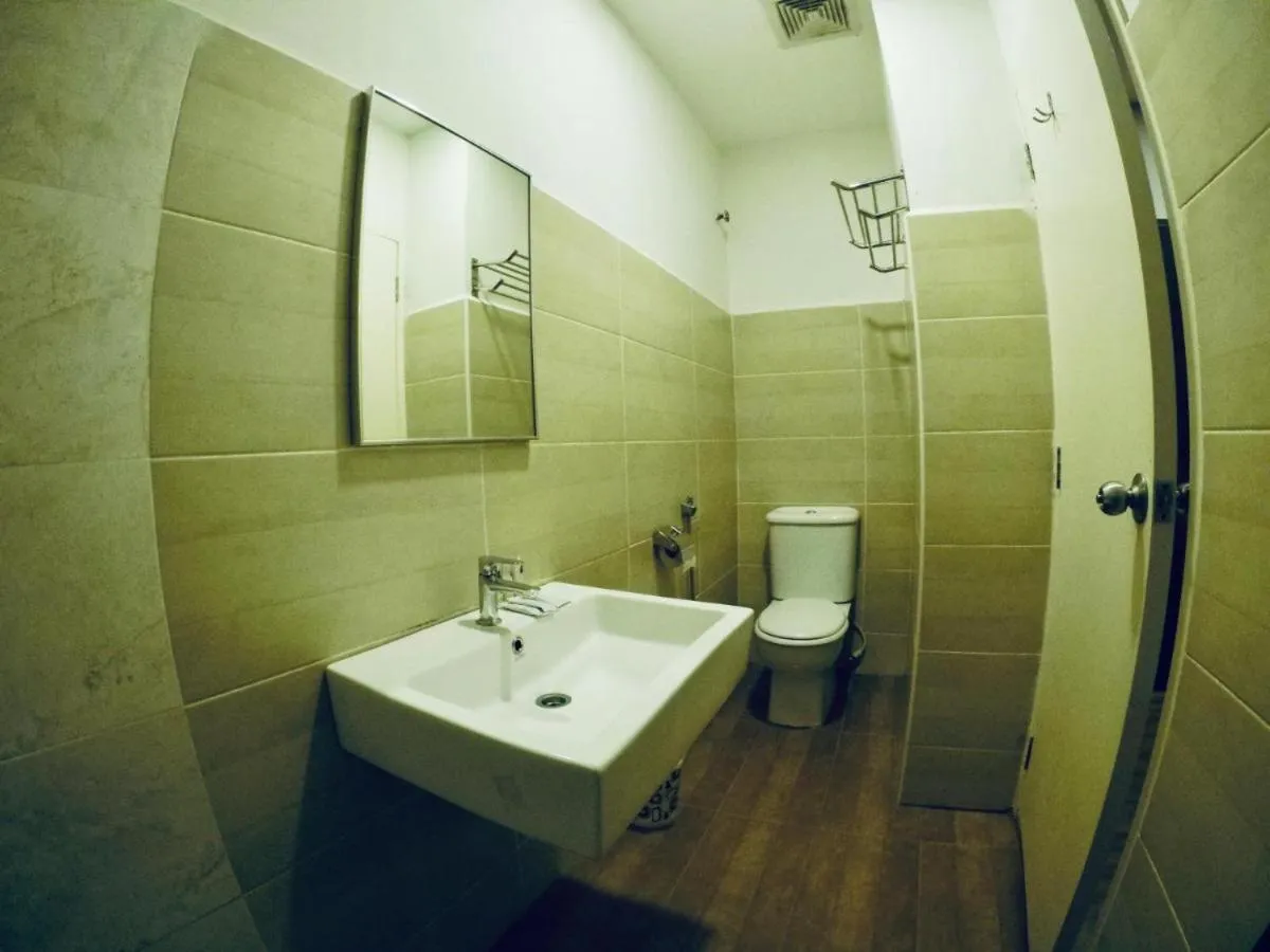 Hotel Ariana 5 minutes Bukit Indah 15 minutes Legoland 20 minutes Utm