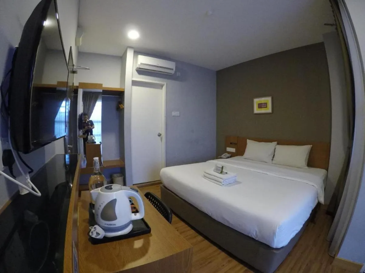 Bed in Hotel Ariana 5 minutes Bukit Indah 15 minutes Legoland 20 minutes Utm