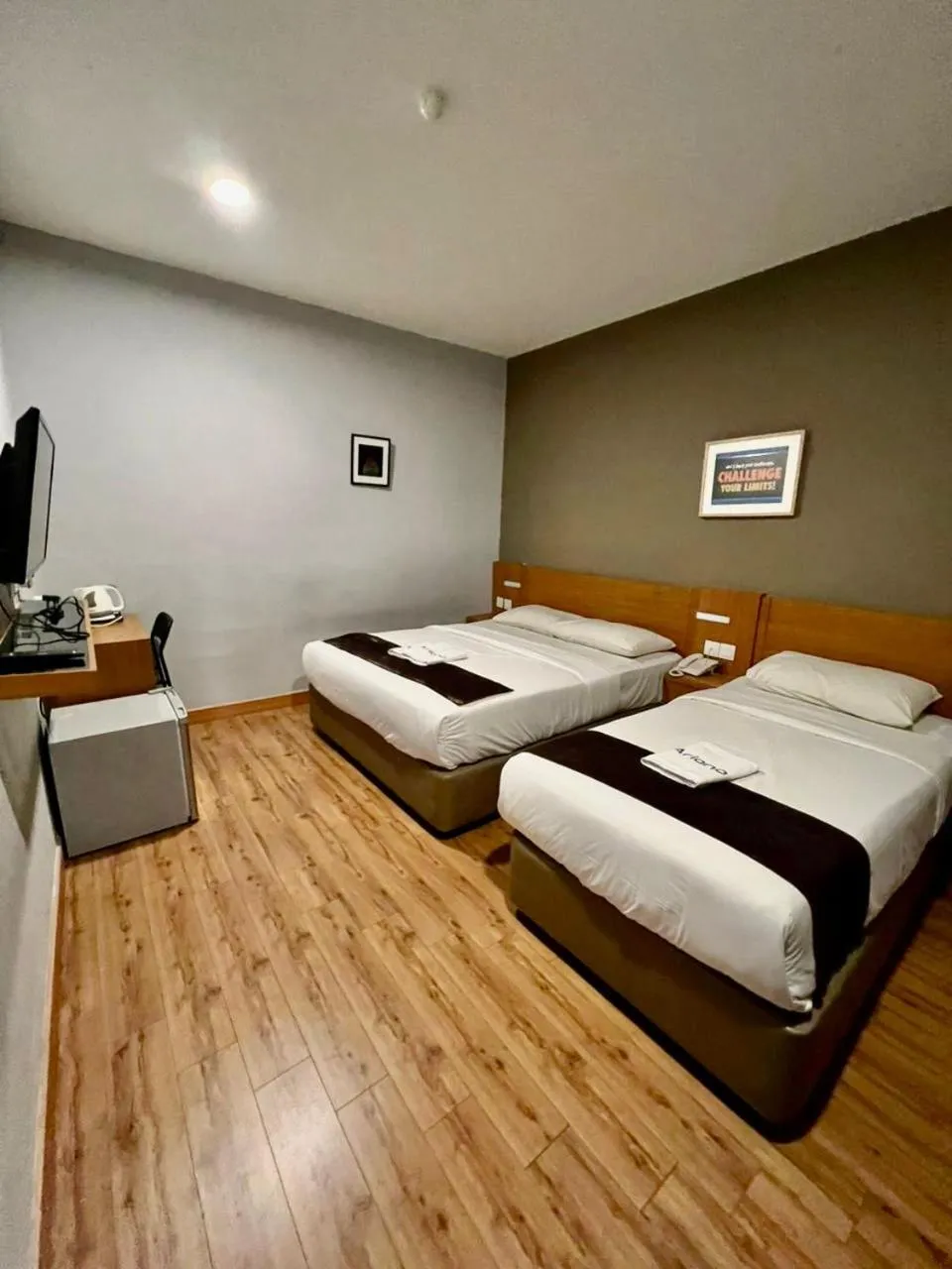 Bed in Hotel Ariana 5 minutes Bukit Indah 15 minutes Legoland 20 minutes Utm