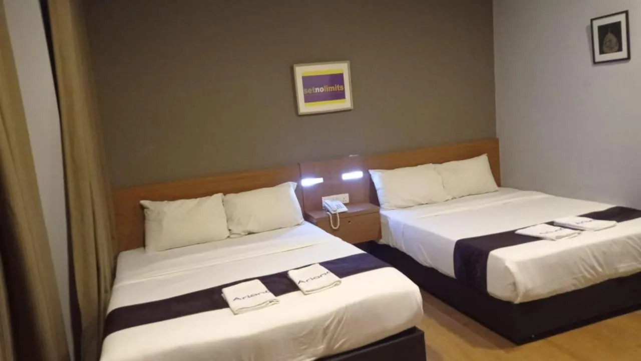 Bed in Hotel Ariana 5 minutes Bukit Indah 15 minutes Legoland 20 minutes Utm