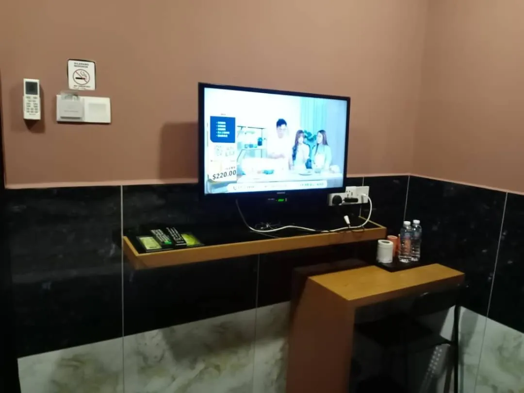 Golden Leaf Boutique Hotel Nusa Idaman Formerly Known as Ariana Hotel