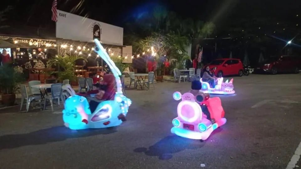 Hotel Ariana 5 minutes Bukit Indah 15 minutes Legoland 20 minutes Utm