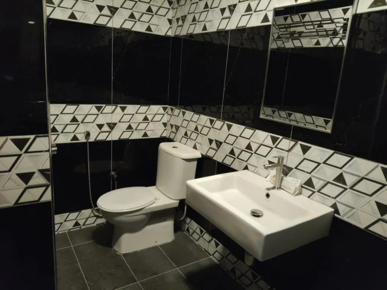 Golden Leaf Boutique Hotel Nusa Idaman Formerly Known as Ariana Hotel