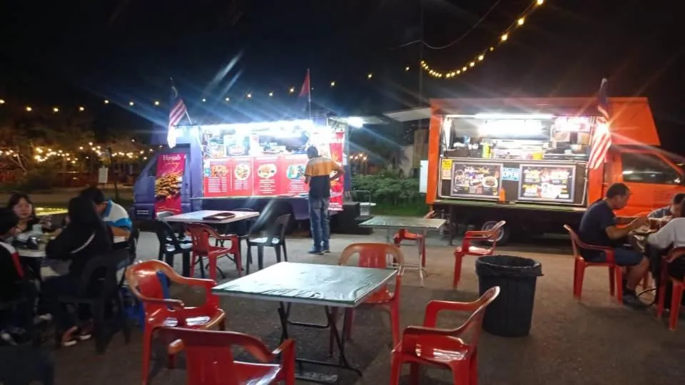 Hotel Ariana 5 minutes Bukit Indah 15 minutes Legoland 20 minutes Utm