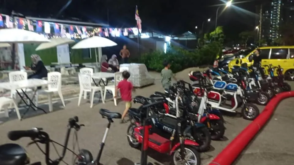 Hotel Ariana 5 minutes Bukit Indah 15 minutes Legoland 20 minutes Utm