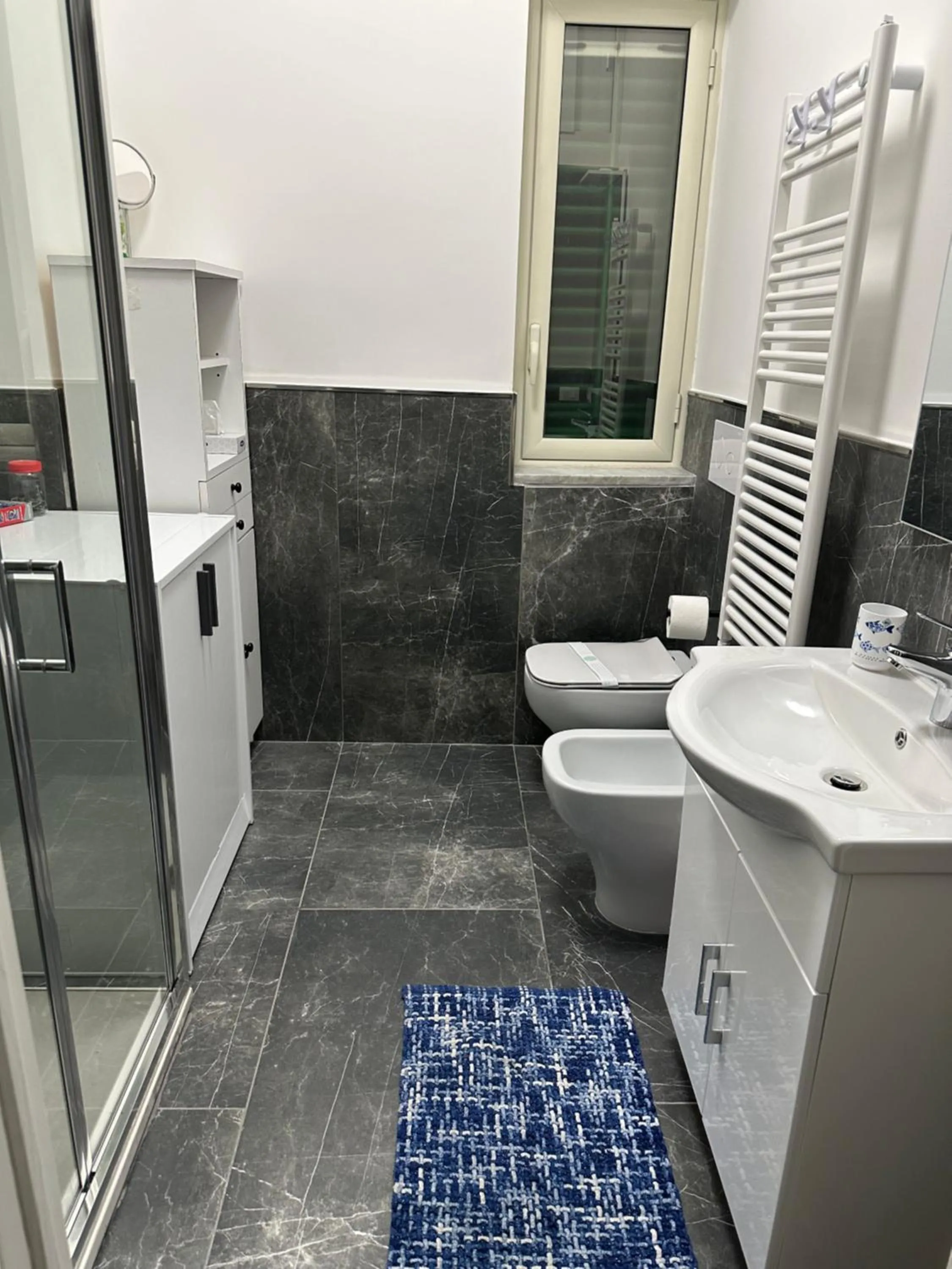 Large flat near Botanical Garden & Central Station