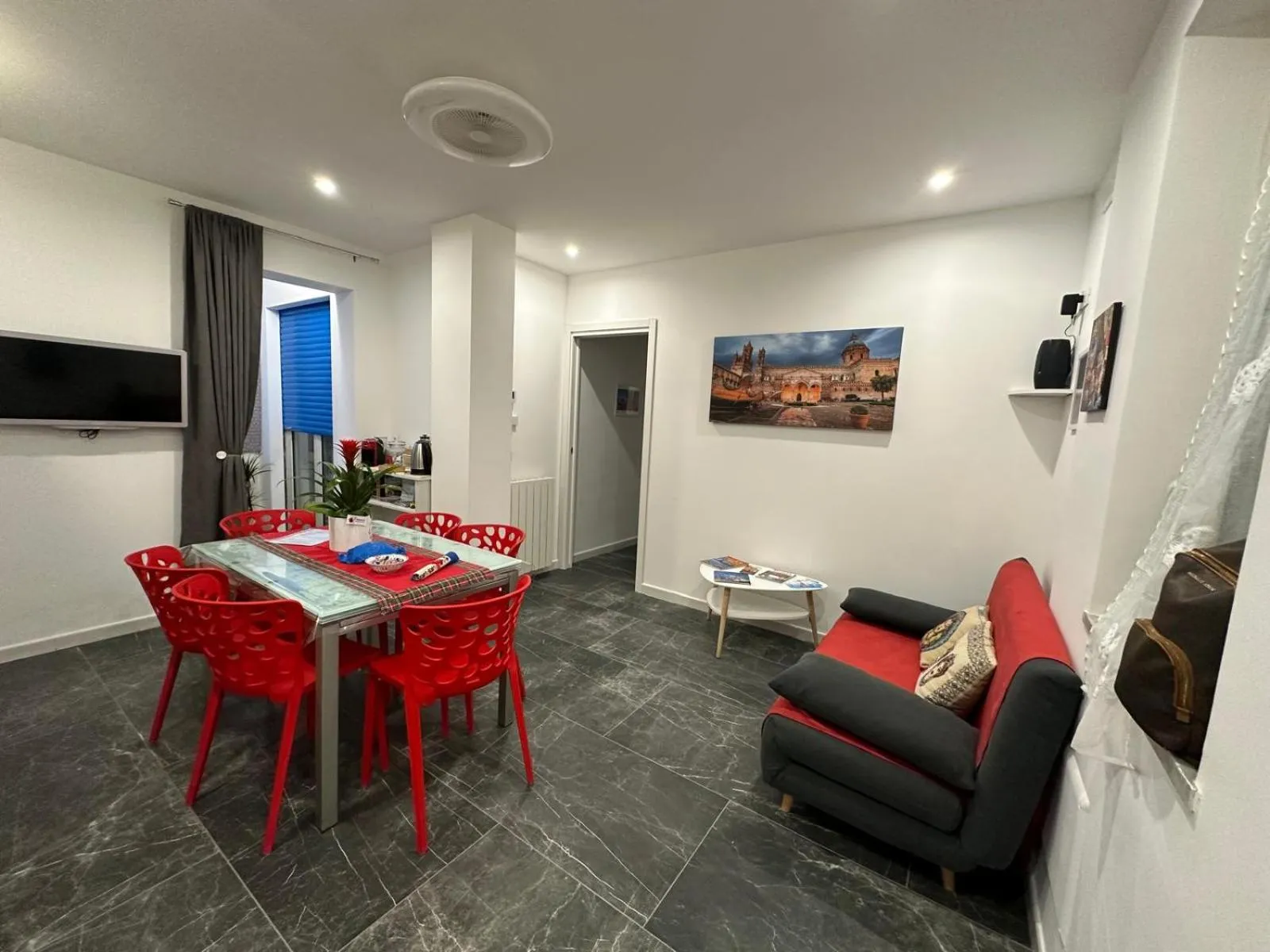 Large flat near Botanical Garden & Central Station
