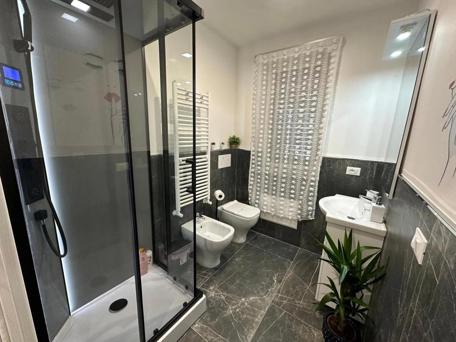 Large flat near Botanical Garden & Central Station