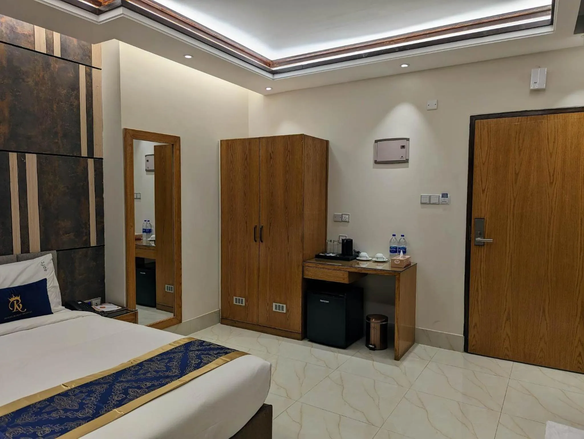 Photo of the whole room, Bed in Hotel Royal Bengal