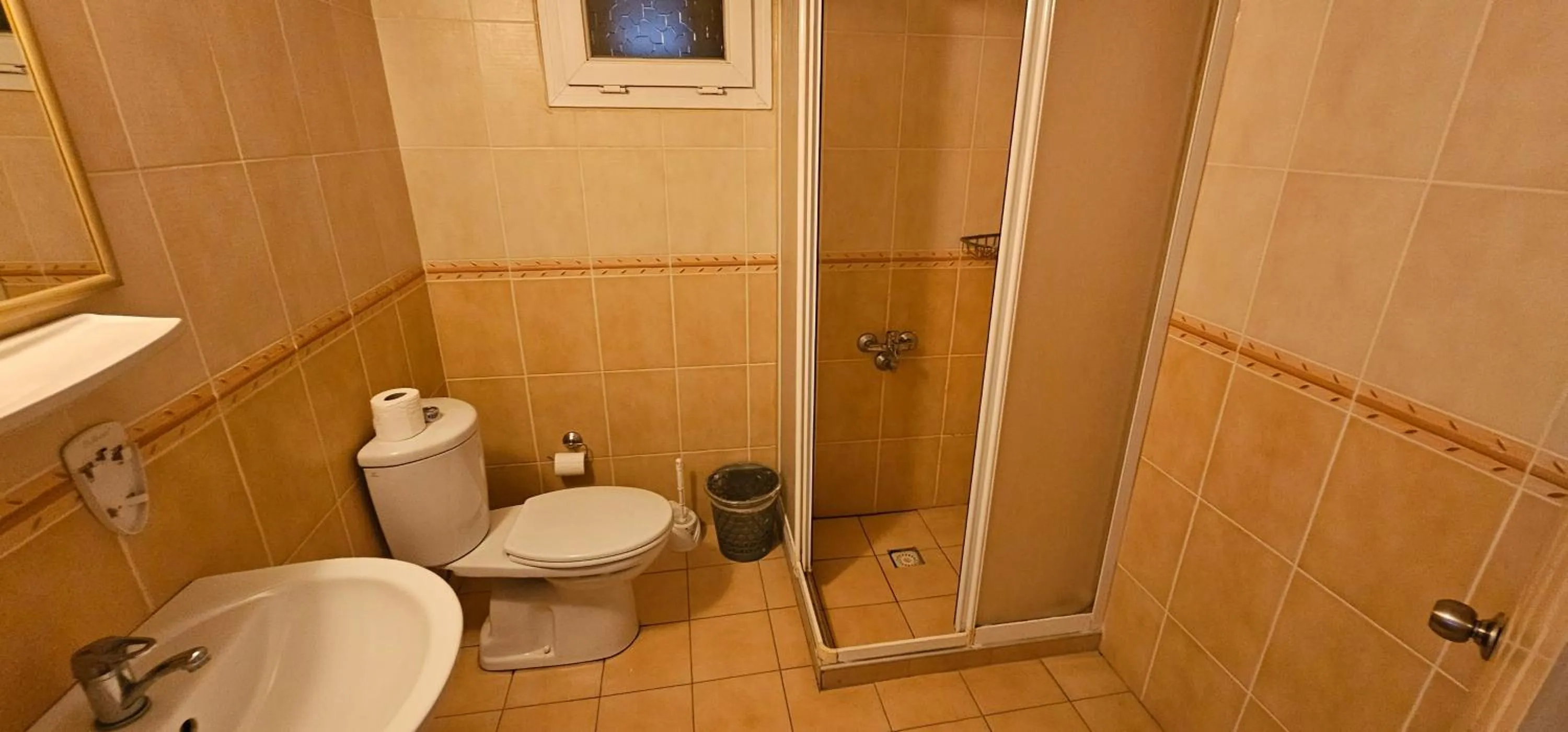 Bathroom in Adana Koza Hotel