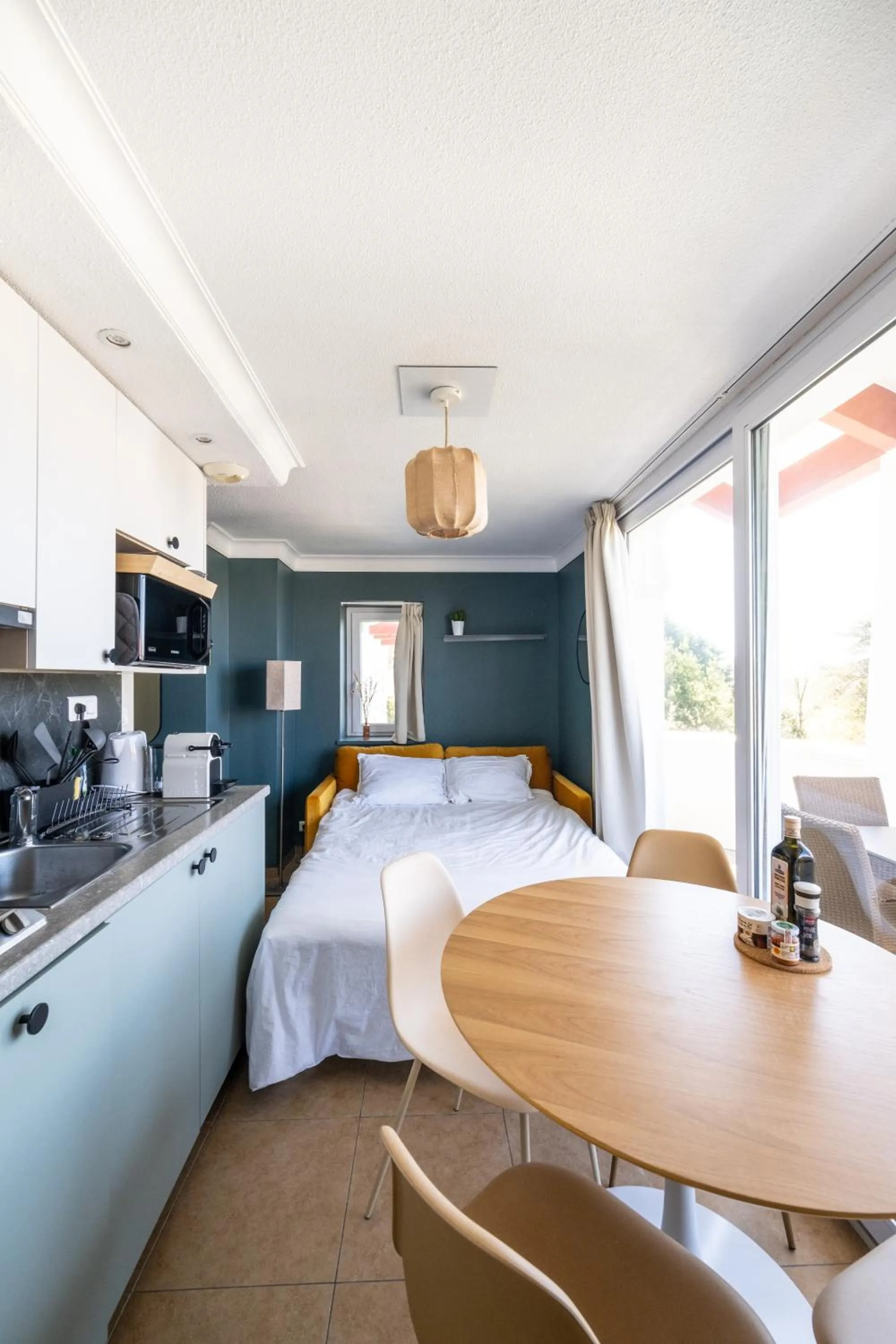 Photo of the whole room, Bed in Résidence Château d'Acotz - Appartements avec piscine à 300m des Plages & Océan