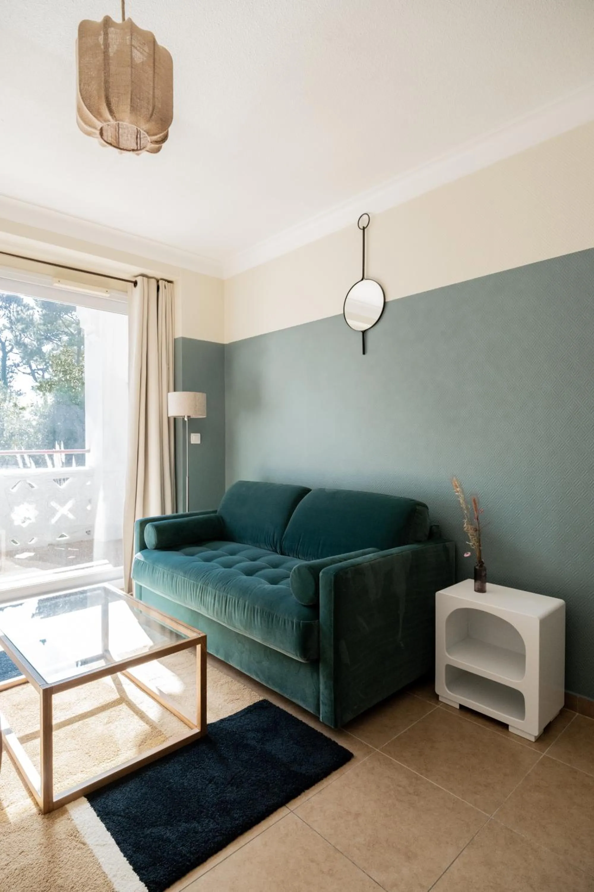 Living room in Résidence Château d'Acotz - Appartements avec piscine à 300m des Plages & Océan