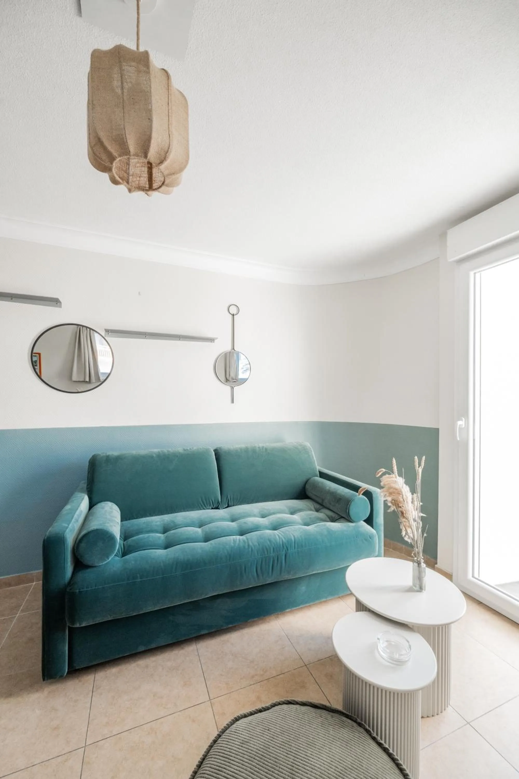 Living room in Résidence Château d'Acotz - Appartements avec piscine à 300m des Plages & Océan