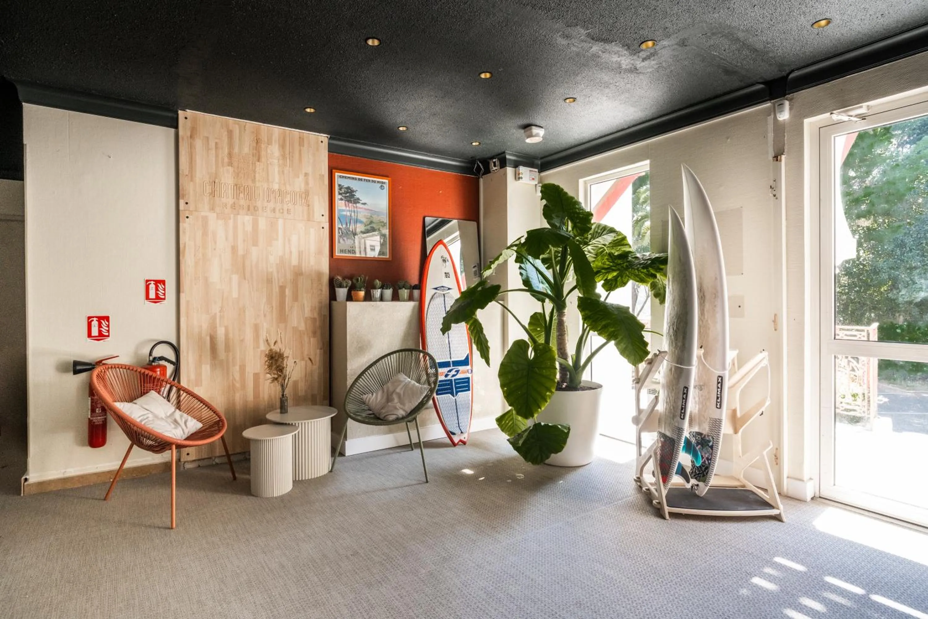 Facade/entrance in Résidence Château d'Acotz - Appartements avec piscine à 300m des Plages & Océan